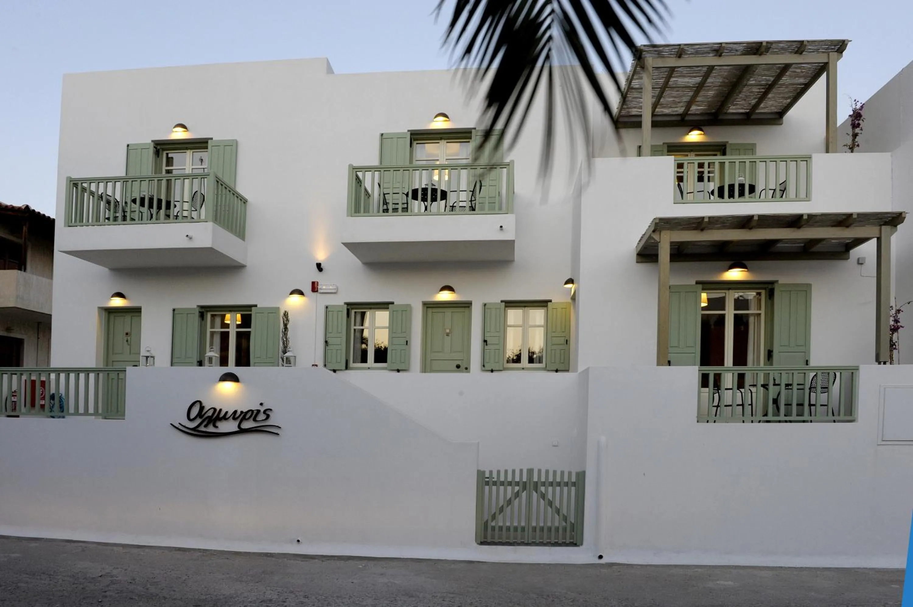 Facade/entrance in Almyris