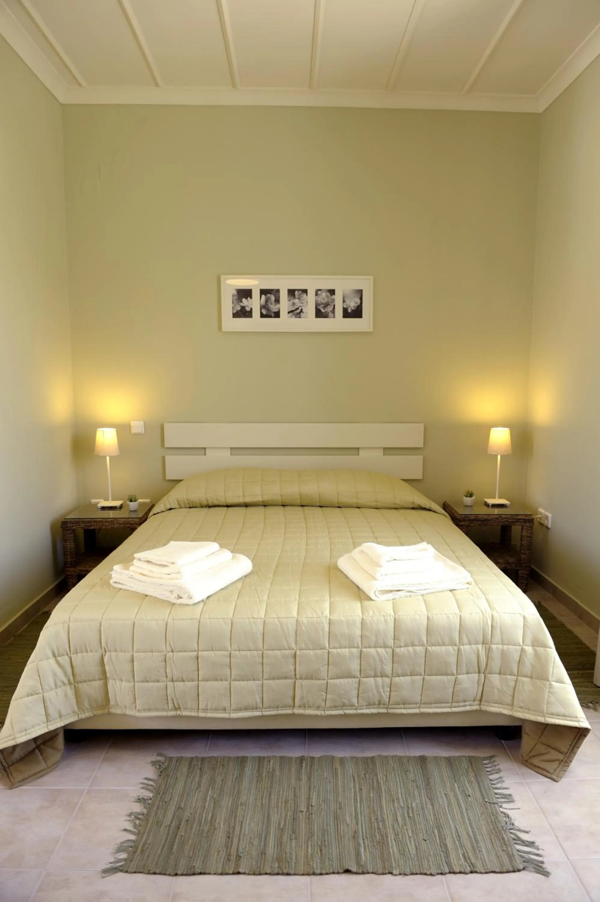 Bedroom, Bed in Almyris