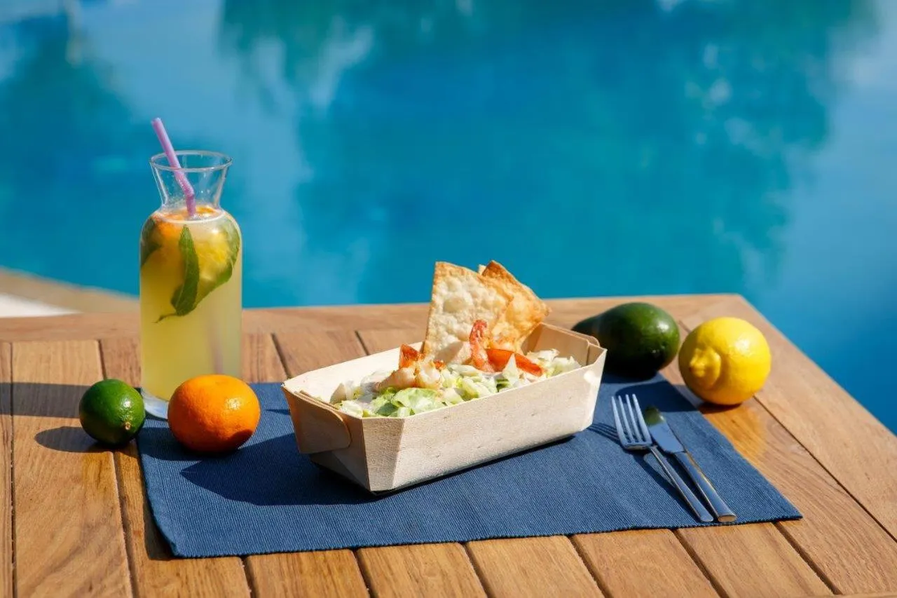 Restaurant/places to eat in Nautic Sport Club