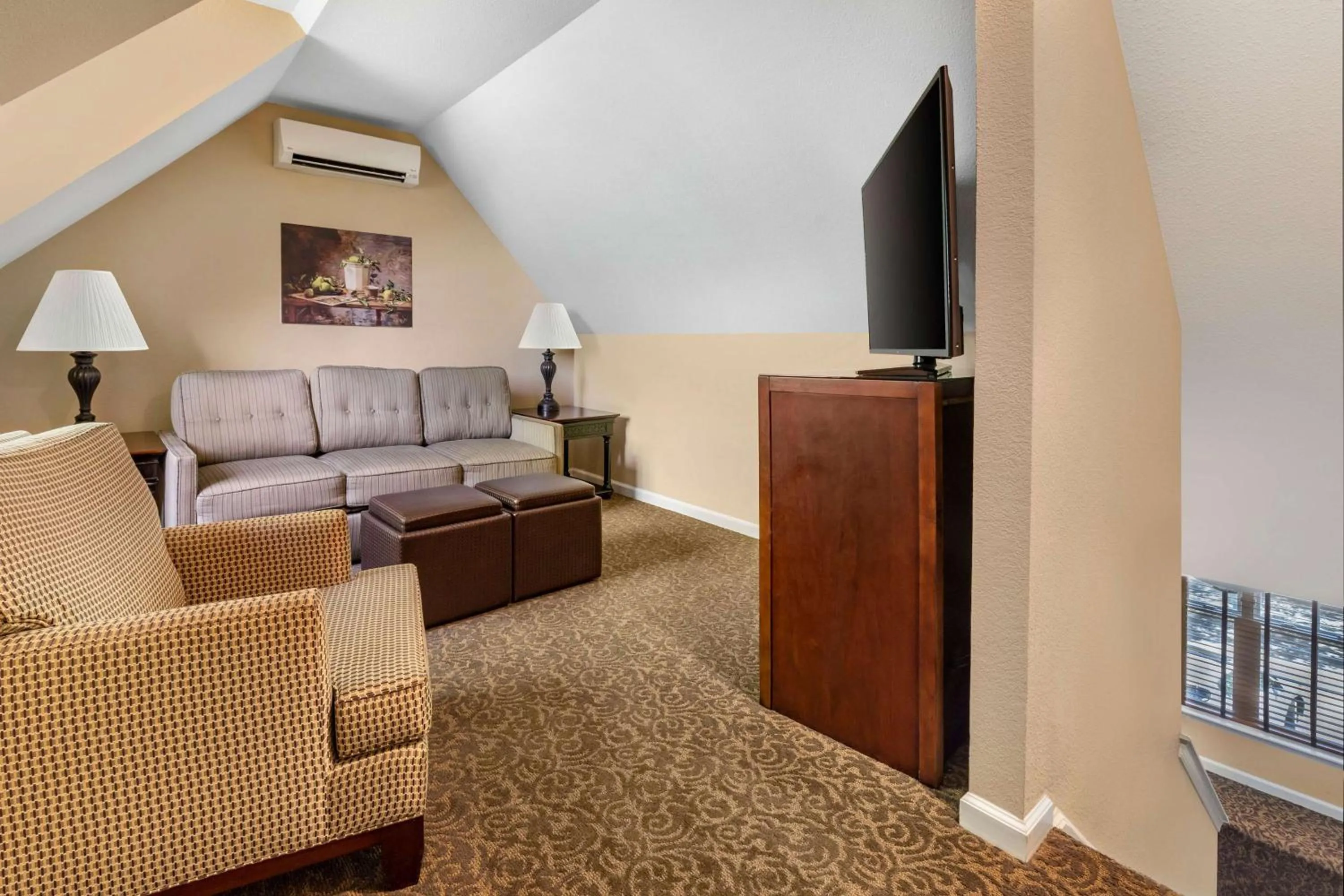 Living room in Hilton Vacation Club The Historic Powhatan Williamsburg