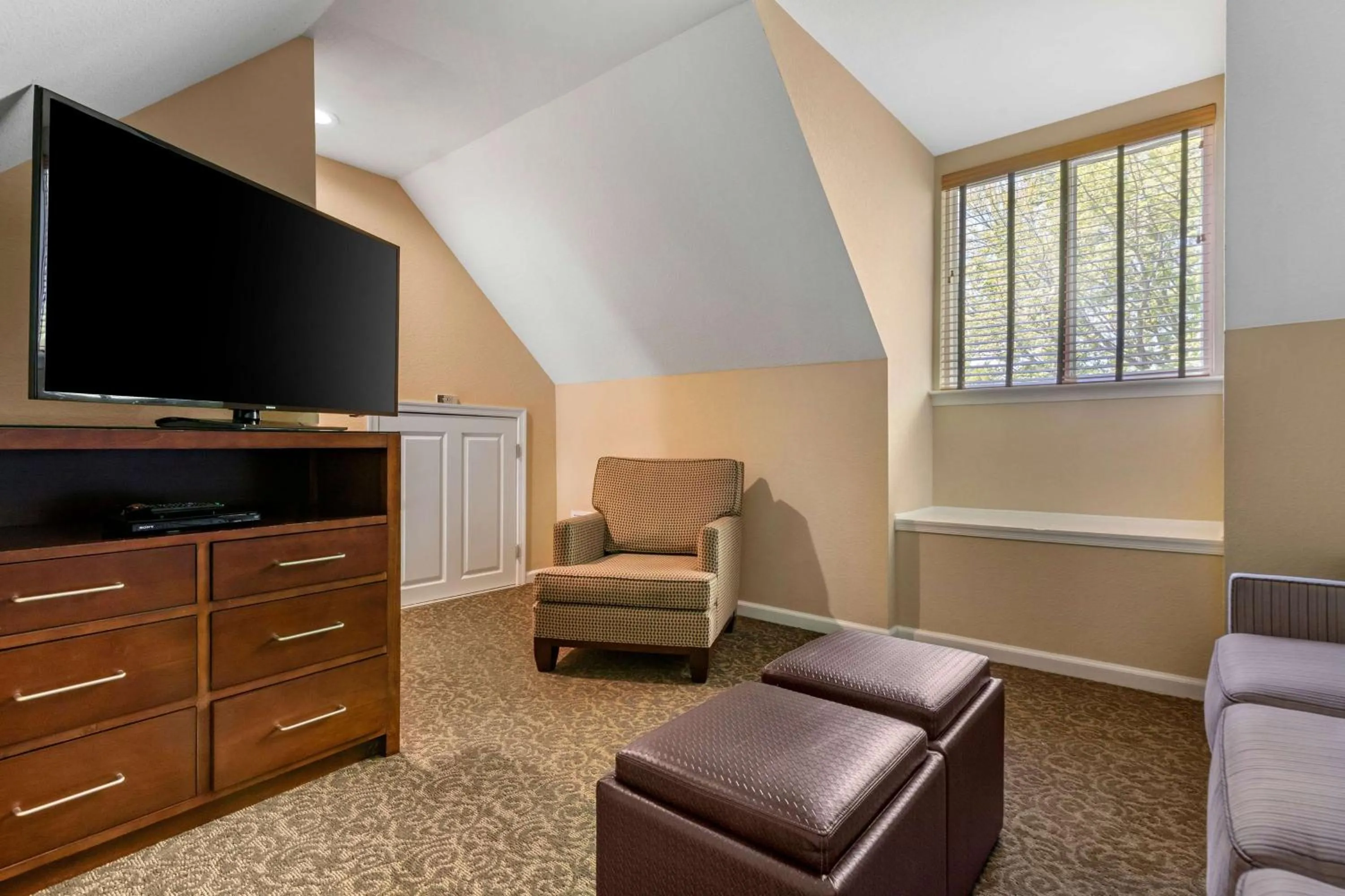 Living room in Hilton Vacation Club The Historic Powhatan Williamsburg