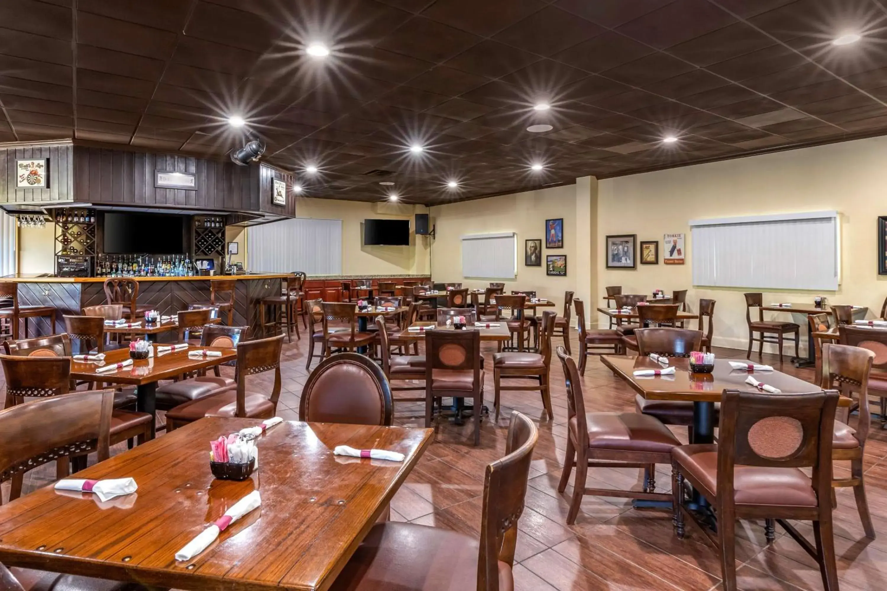 Lounge or bar in Hilton Vacation Club The Historic Powhatan Williamsburg Lounge or bar in Hilton Vacation Club The Historic Powhatan Williamsburg