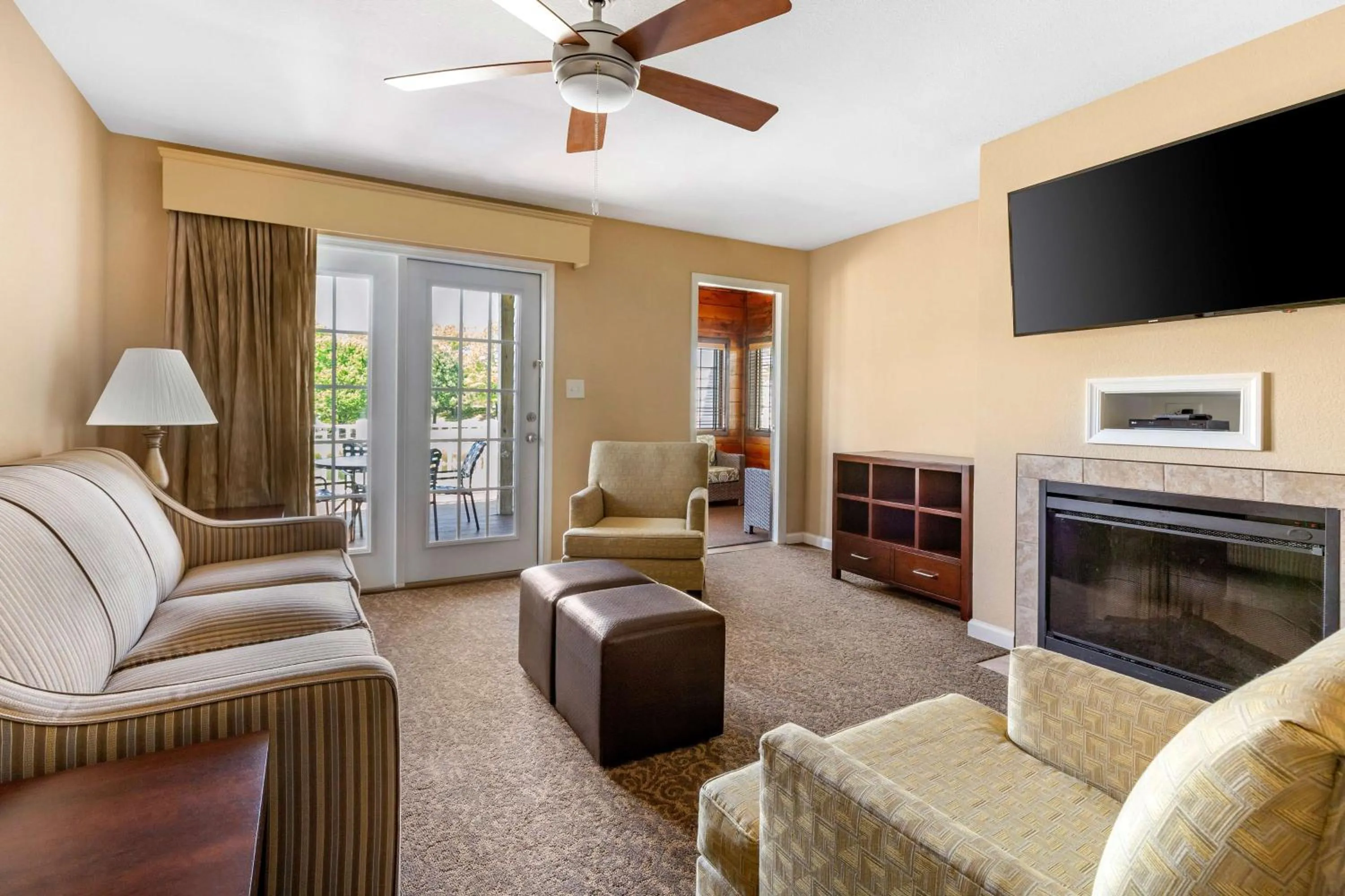 Living room in Hilton Vacation Club The Historic Powhatan Williamsburg