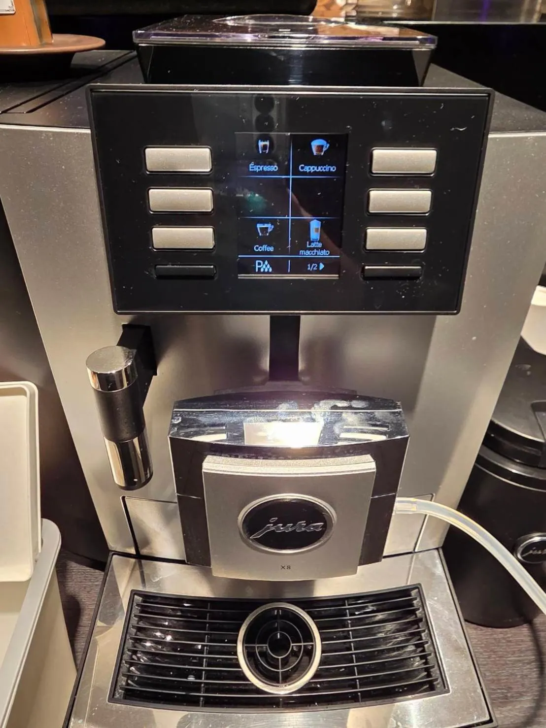 Breakfast in Simple + Hotel