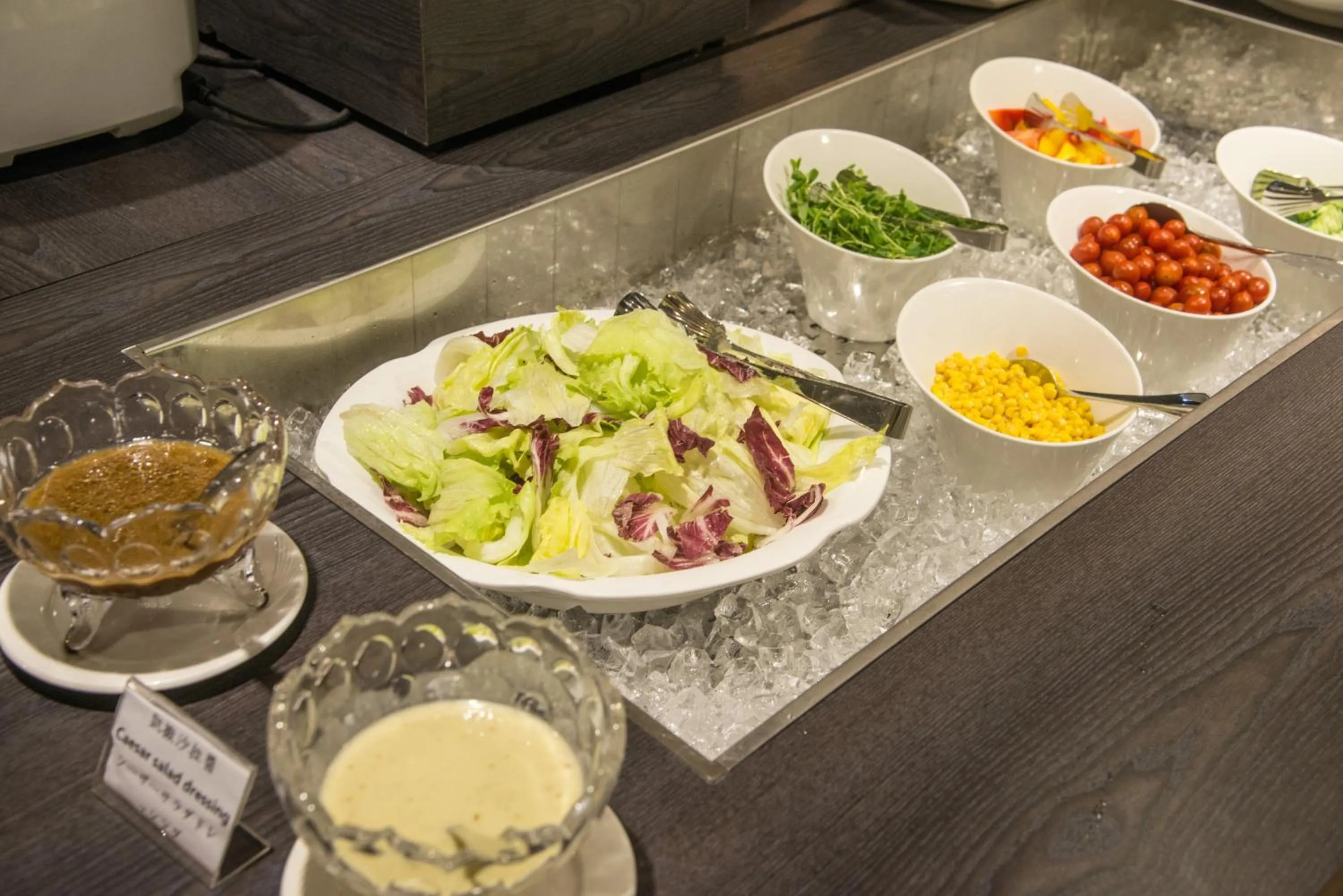 Breakfast in Simple + Hotel