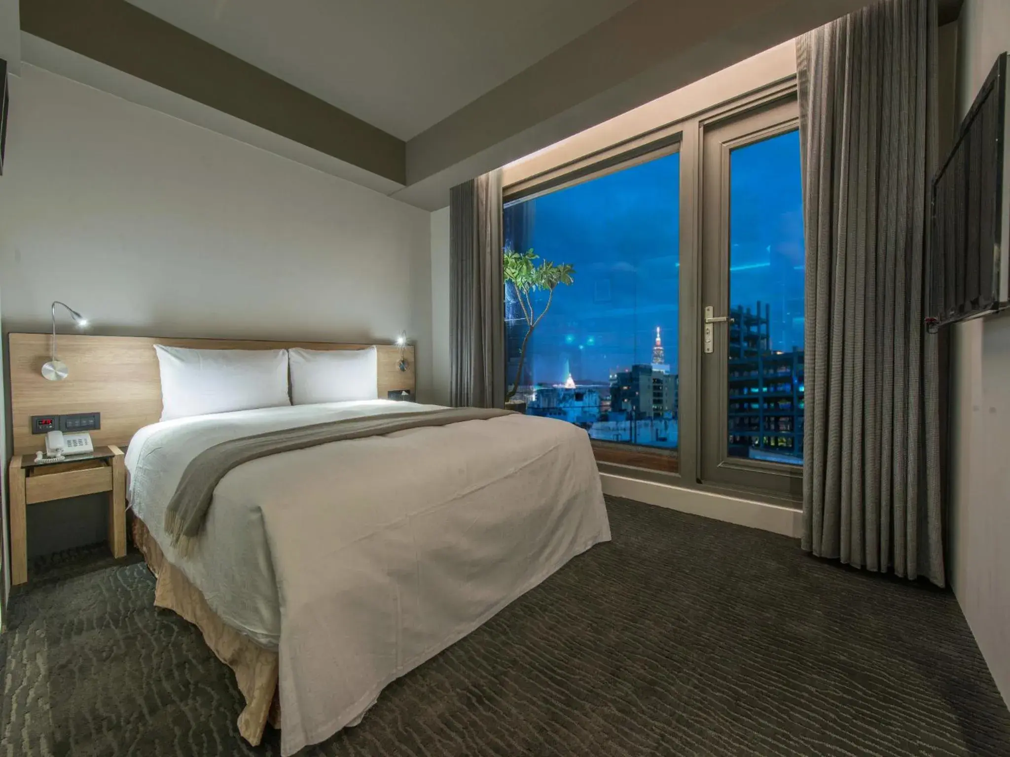 Photo of the whole room, Bed in Simple + Hotel Photo of the whole room, Bed in Simple + Hotel