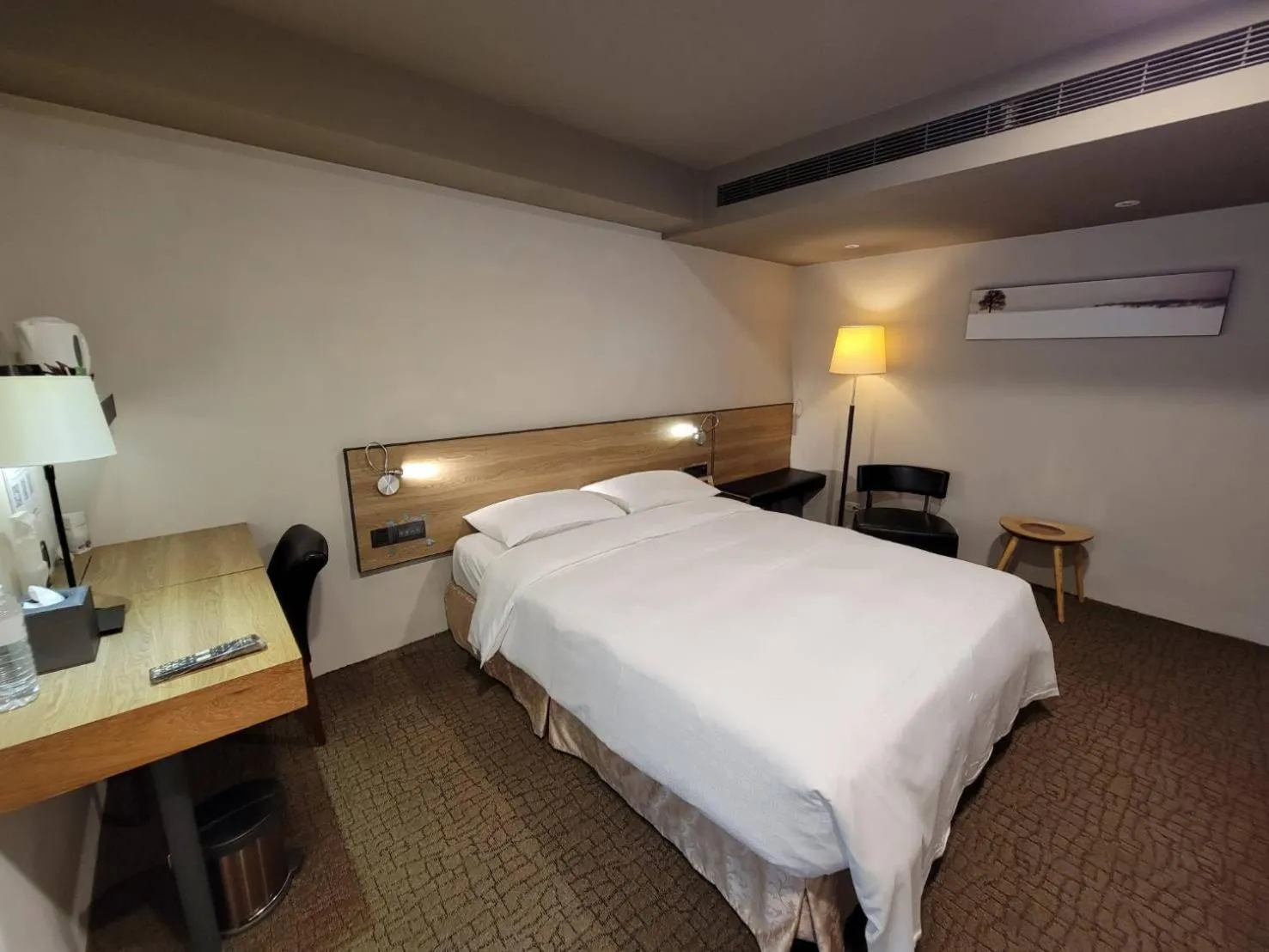 Photo of the whole room, Bed in Simple + Hotel