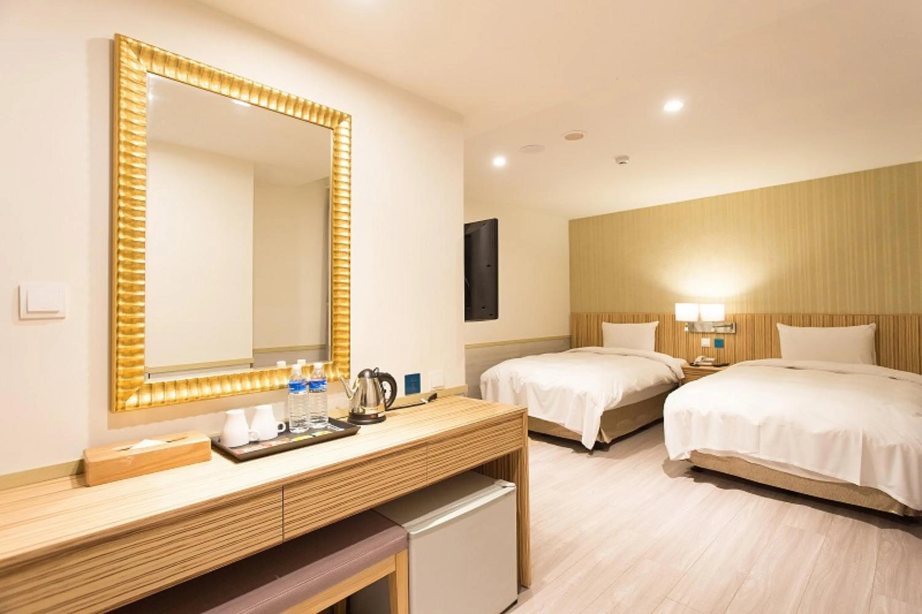 Bedroom, Bed in Rainbow Hotel