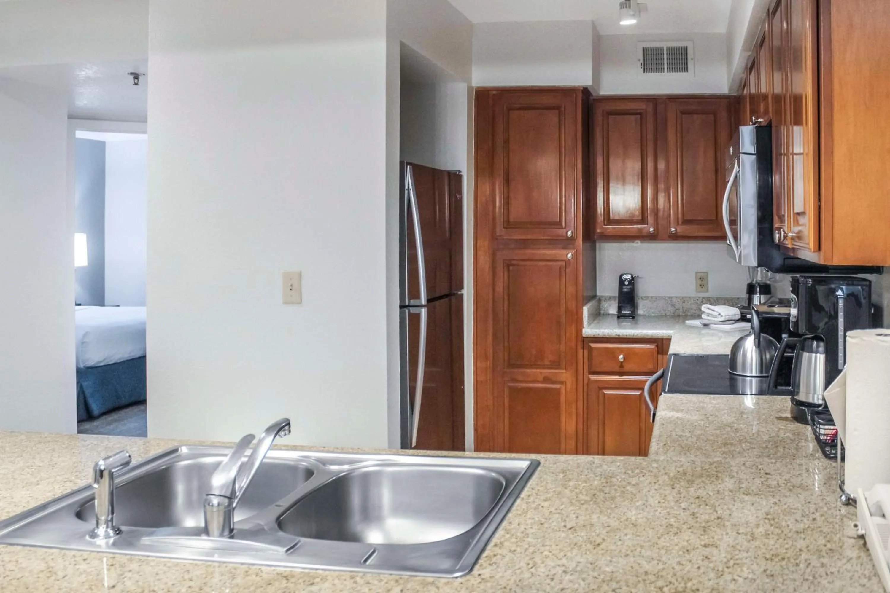 Kitchen or kitchenette in Hilton Vacation Club Polynesian Isles Kissimmee