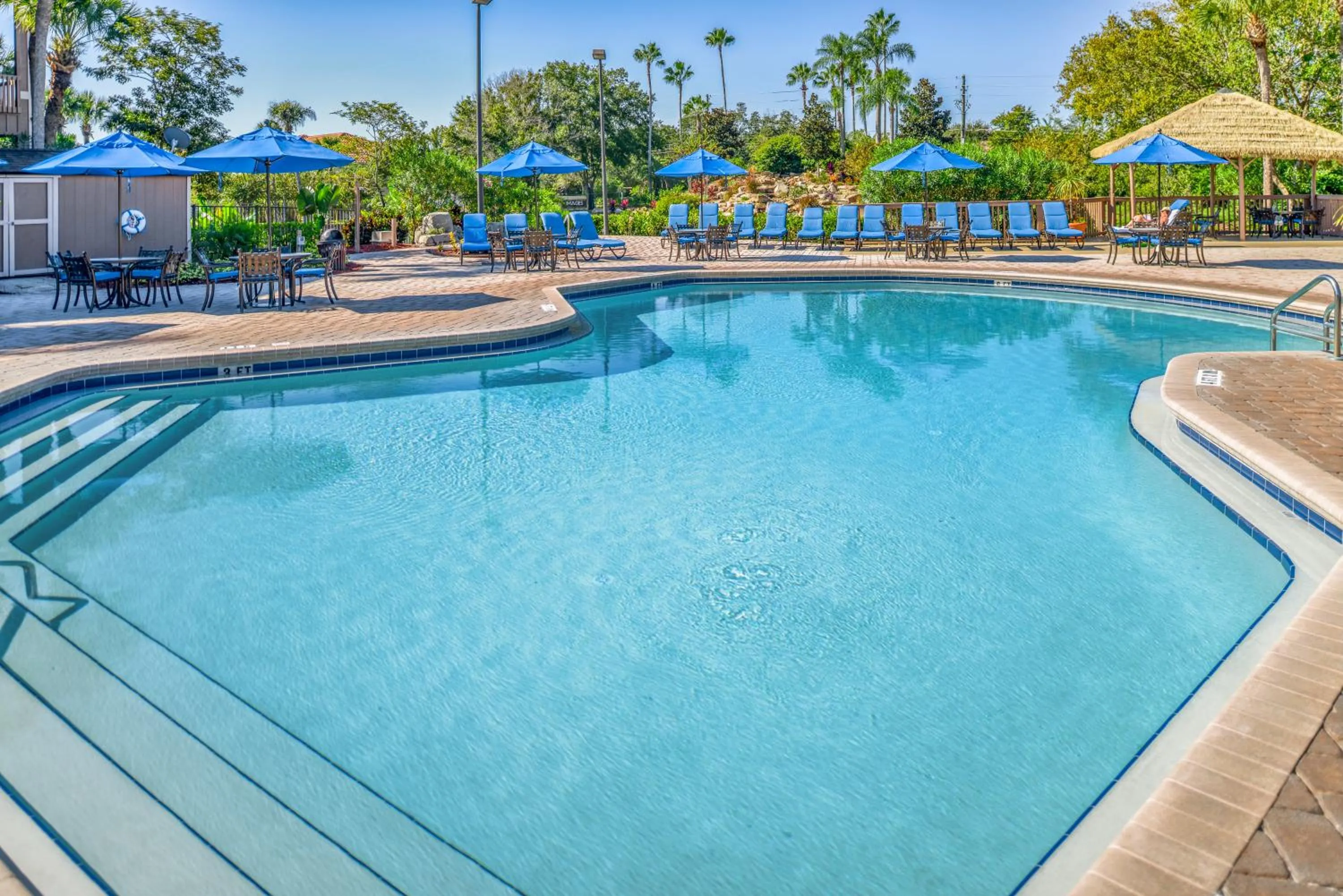Swimming pool in Hilton Vacation Club Polynesian Isles Kissimmee