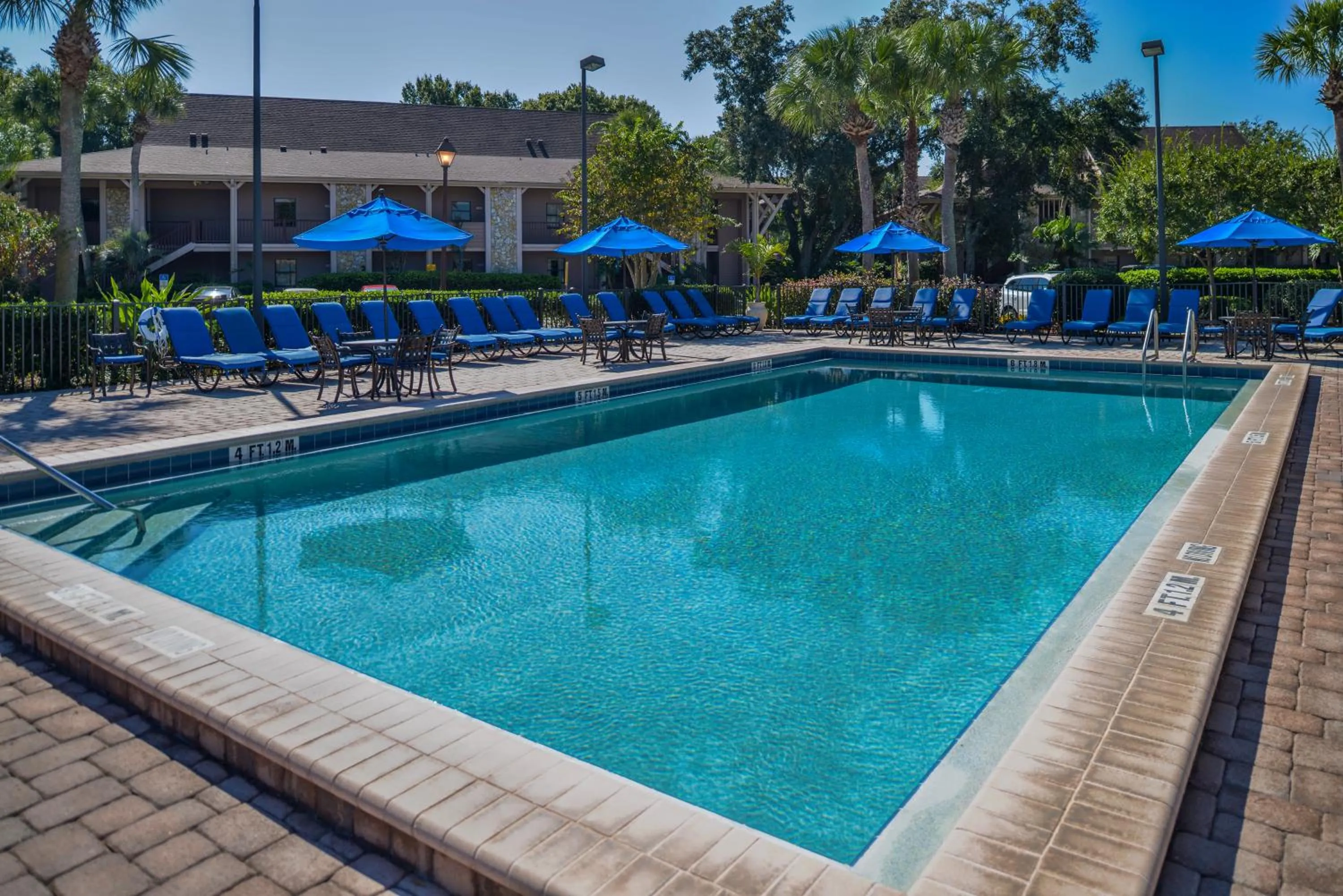 Swimming pool in Hilton Vacation Club Polynesian Isles Kissimmee