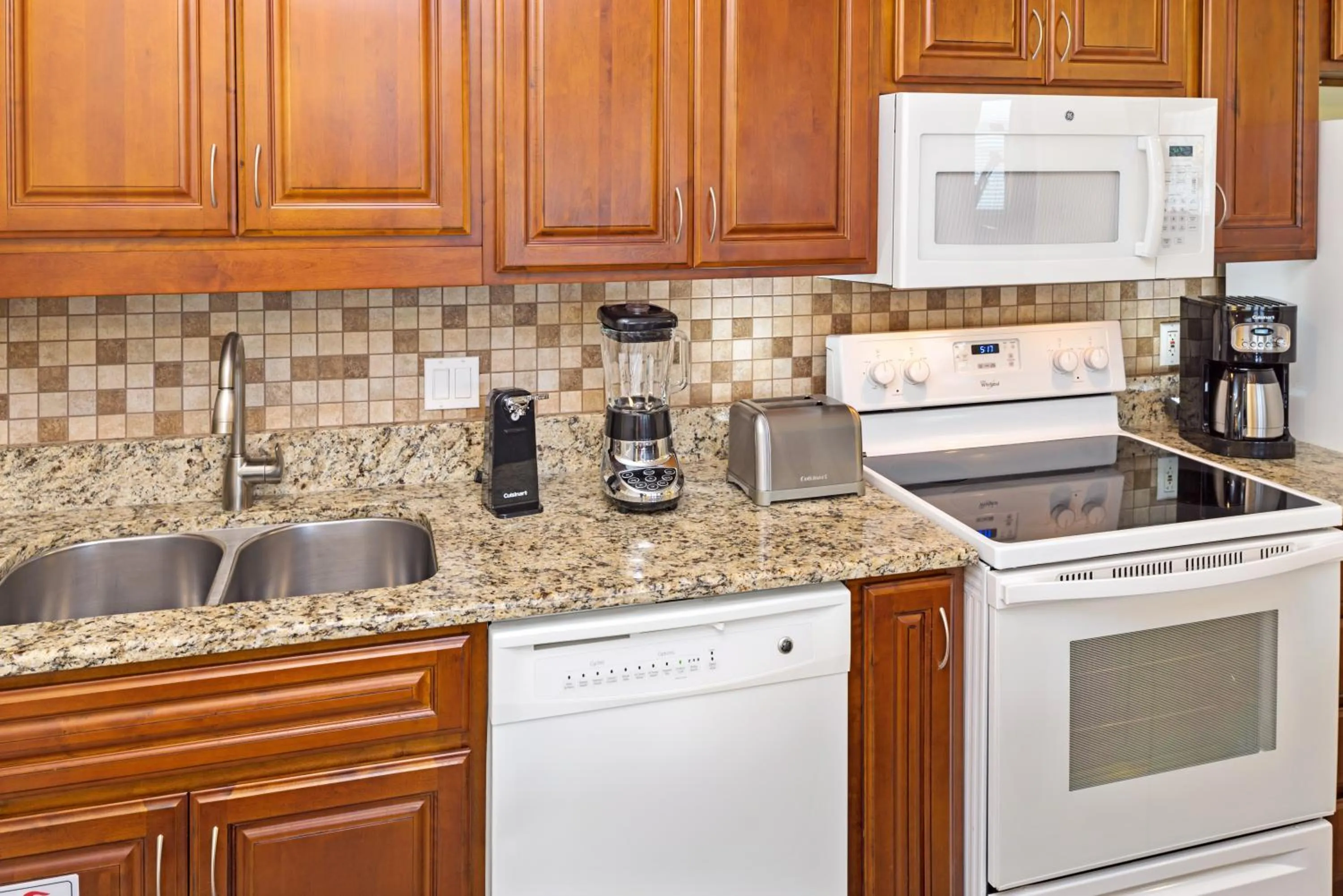 Kitchen or kitchenette in Hilton Vacation Club Grand Beach Orlando