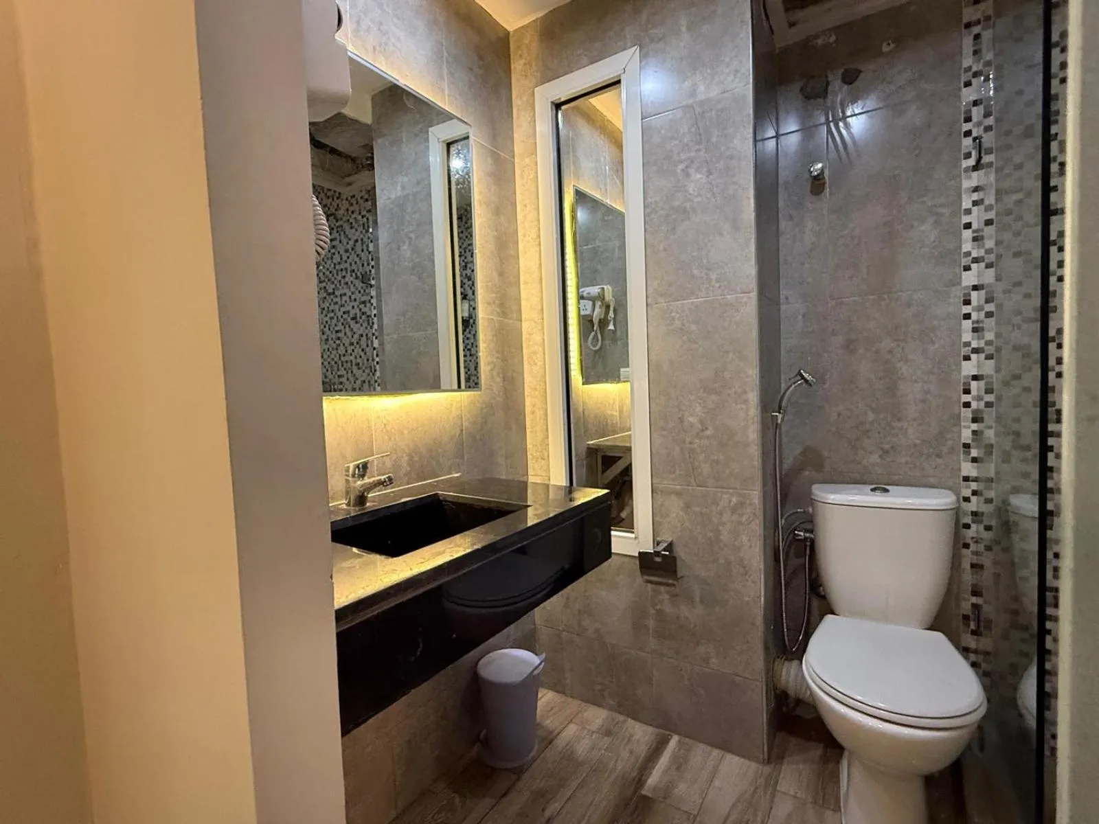 Bathroom in Hamilton Suites & Appart