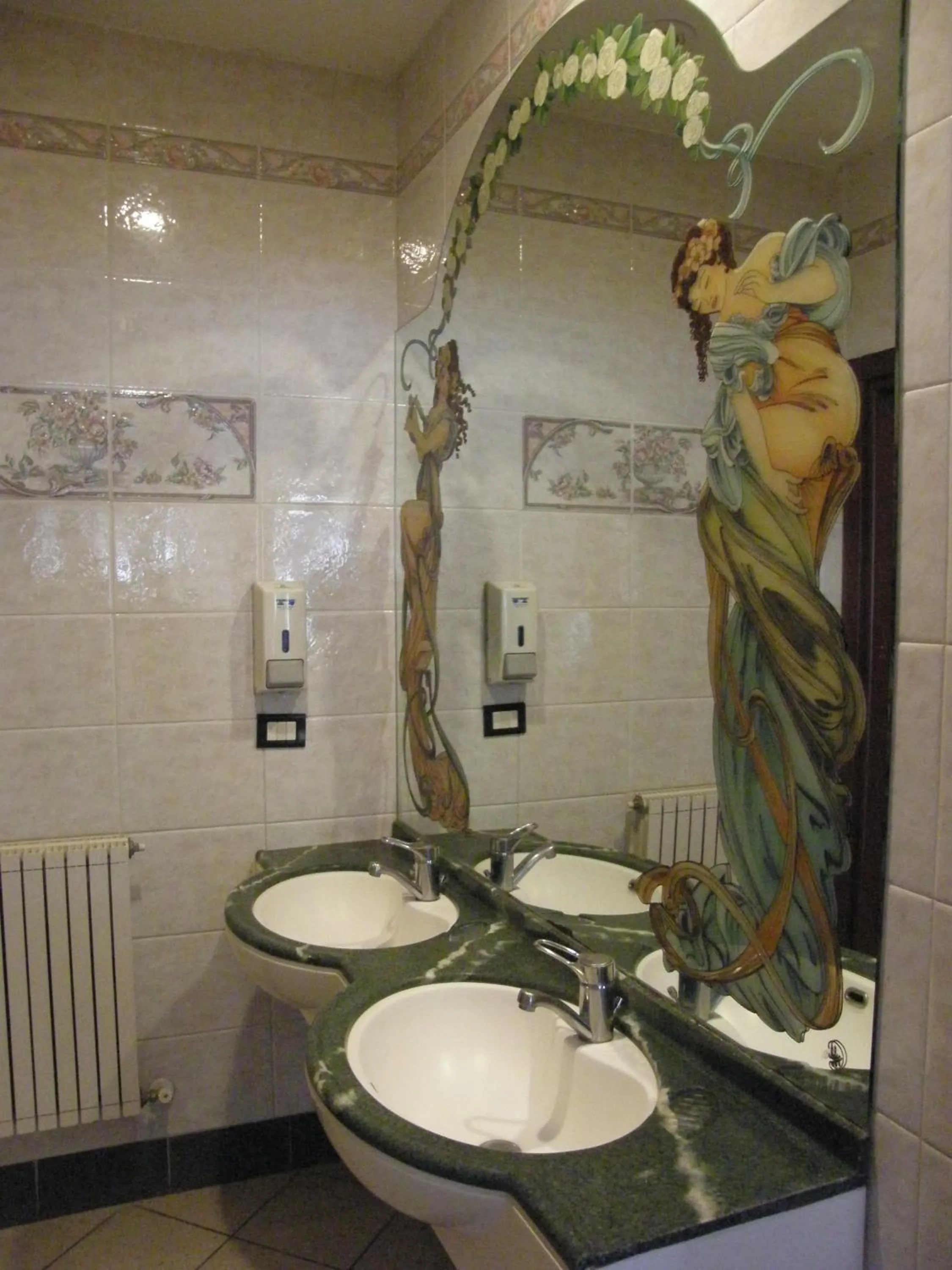 Bathroom in Hotel Stefan Room & Breakfast