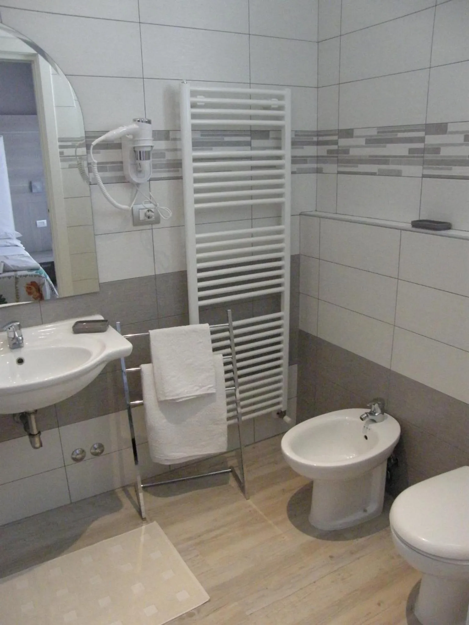 Bathroom in Hotel Stefan Room & Breakfast