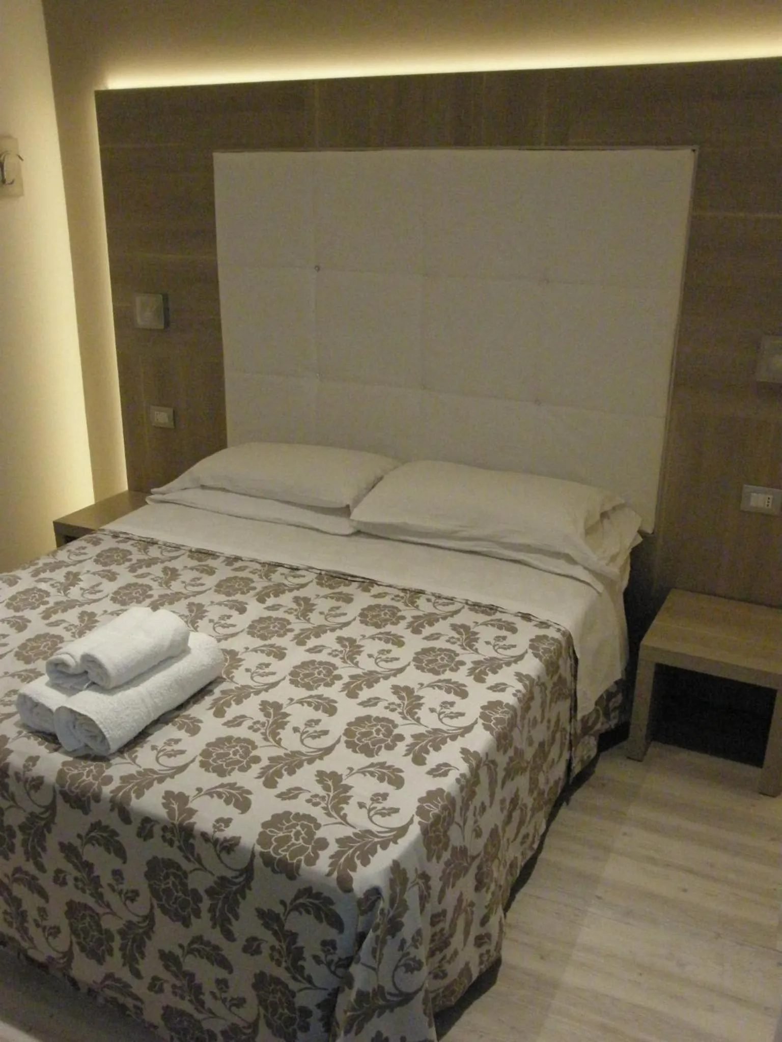 Bed in Hotel Stefan Room & Breakfast