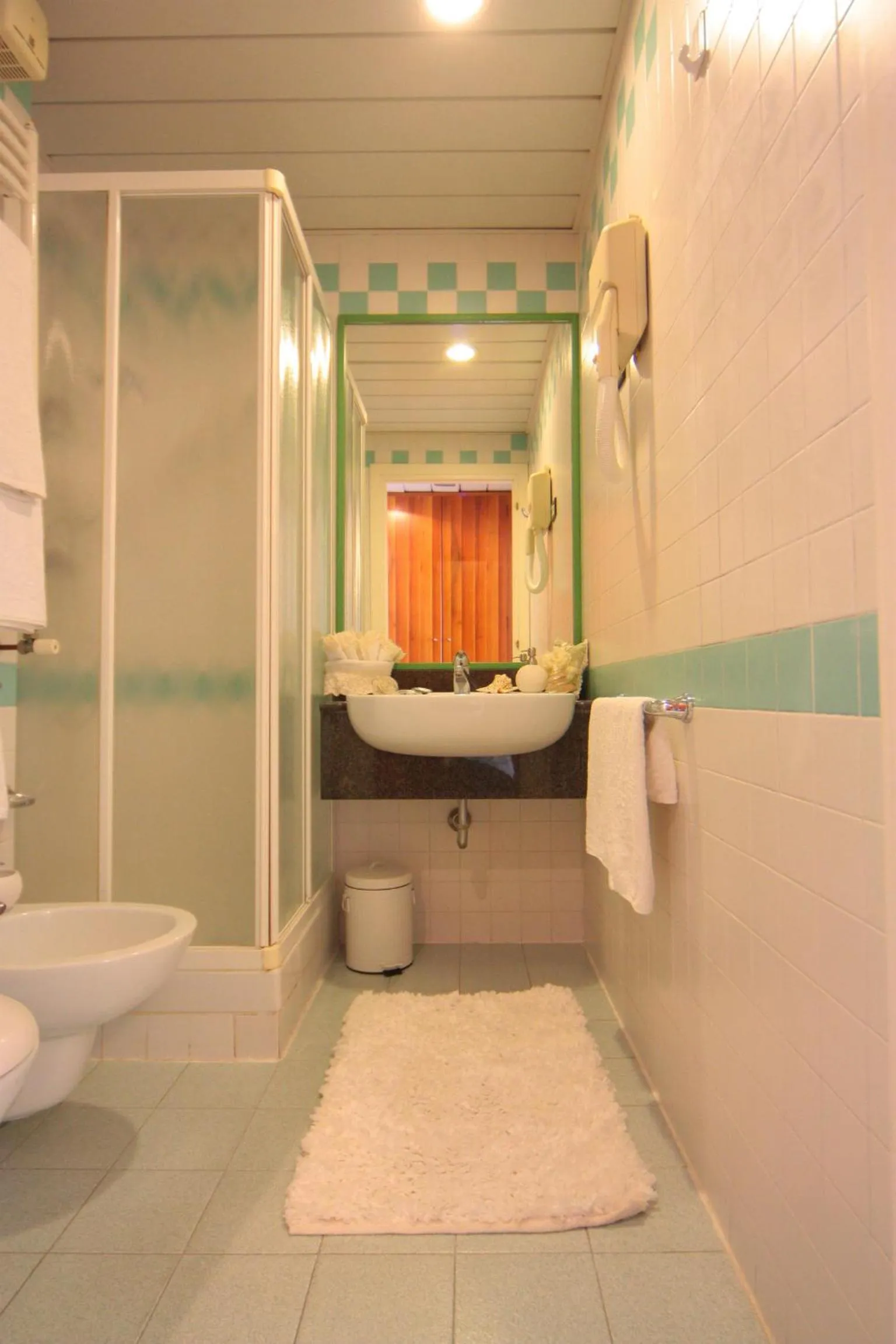 Bathroom in Hotel Stefan Room & Breakfast