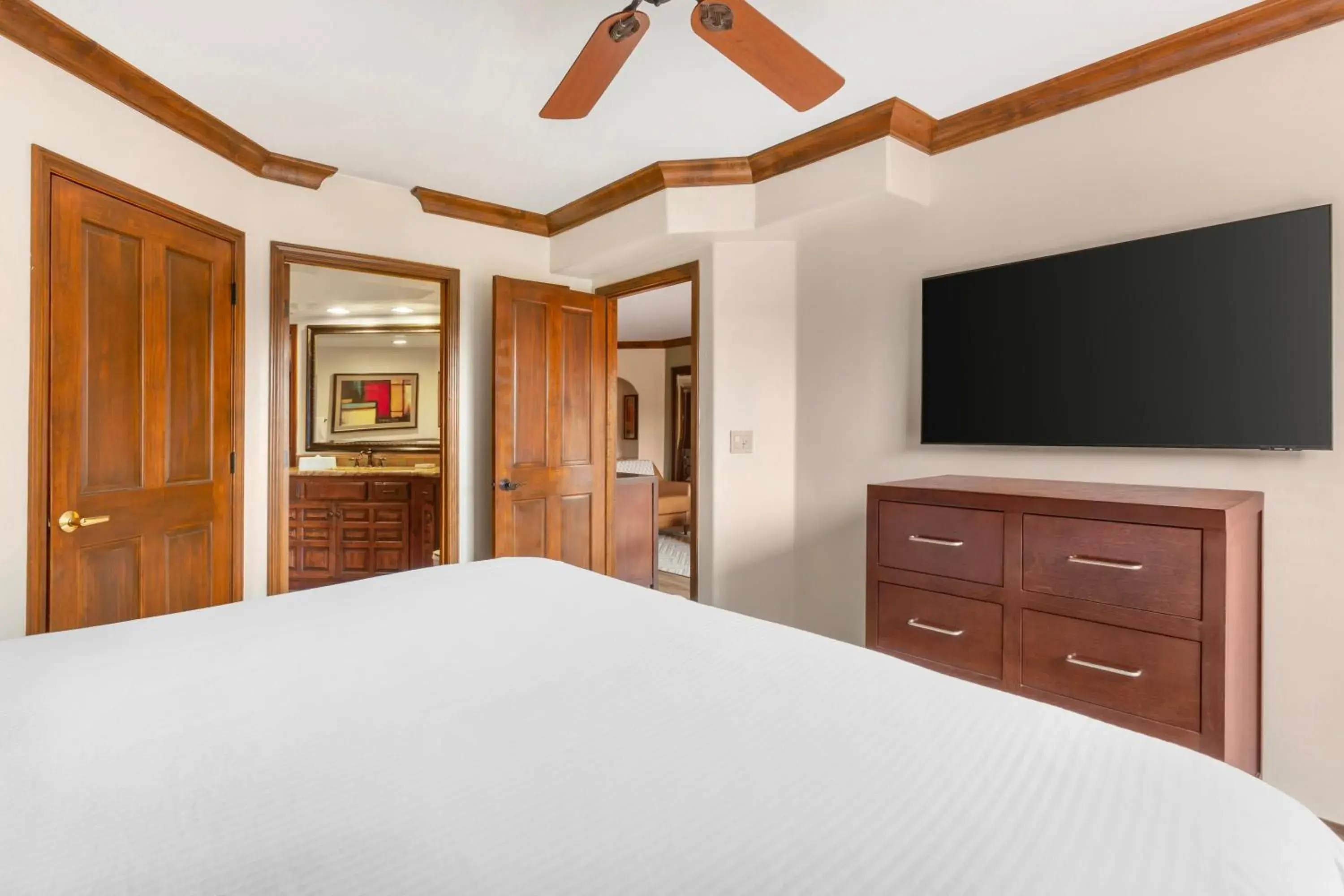 1 BEDROOM 1 KING MESA SUITE in Hilton Vacation Club Sedona Summit 1 BEDROOM 1 KING MESA SUITE in Hilton Vacation Club Sedona Summit