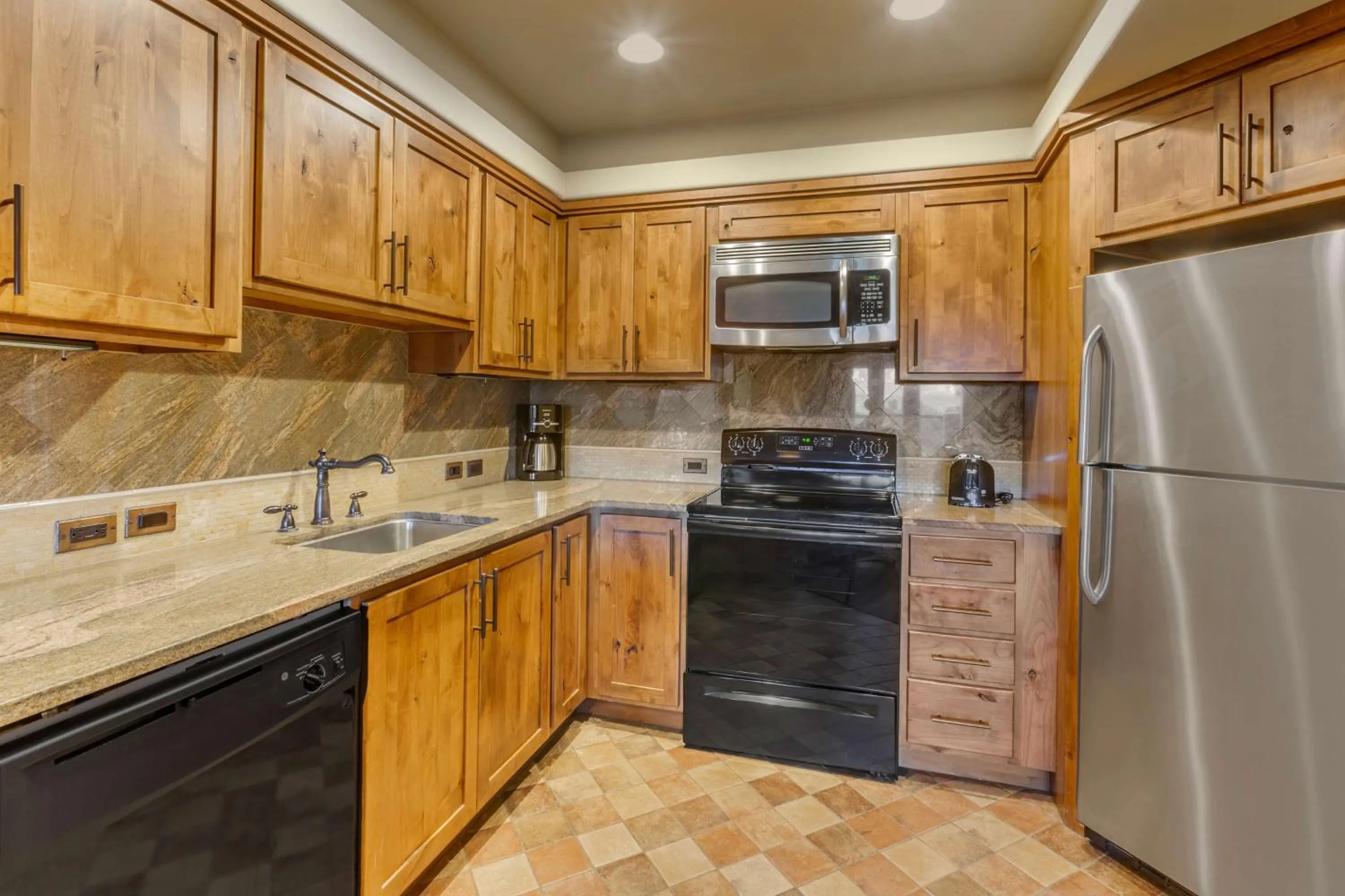 Kitchen or kitchenette in Hilton Vacation Club Sedona Summit