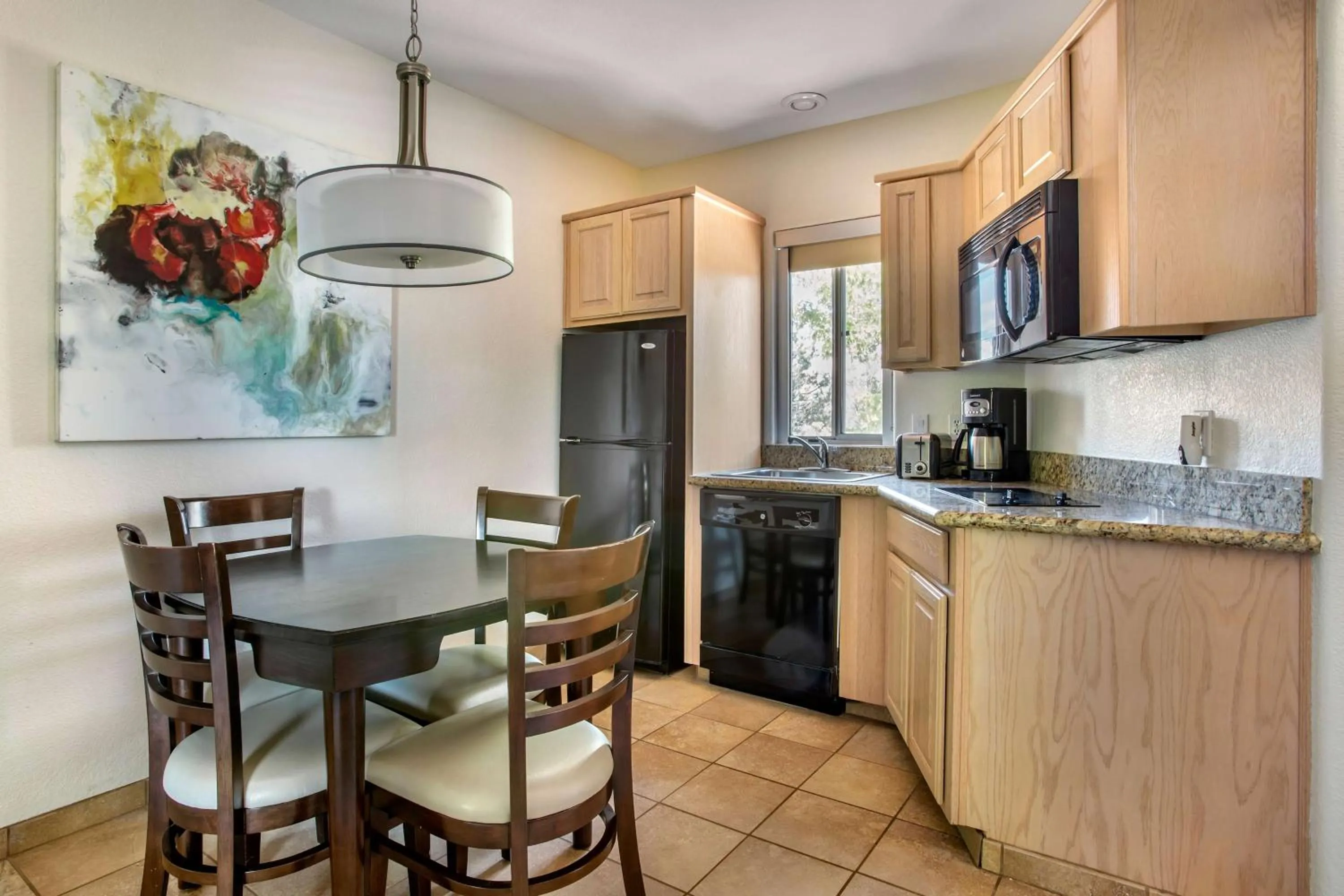 Kitchen or kitchenette in Hilton Vacation Club Sedona Summit