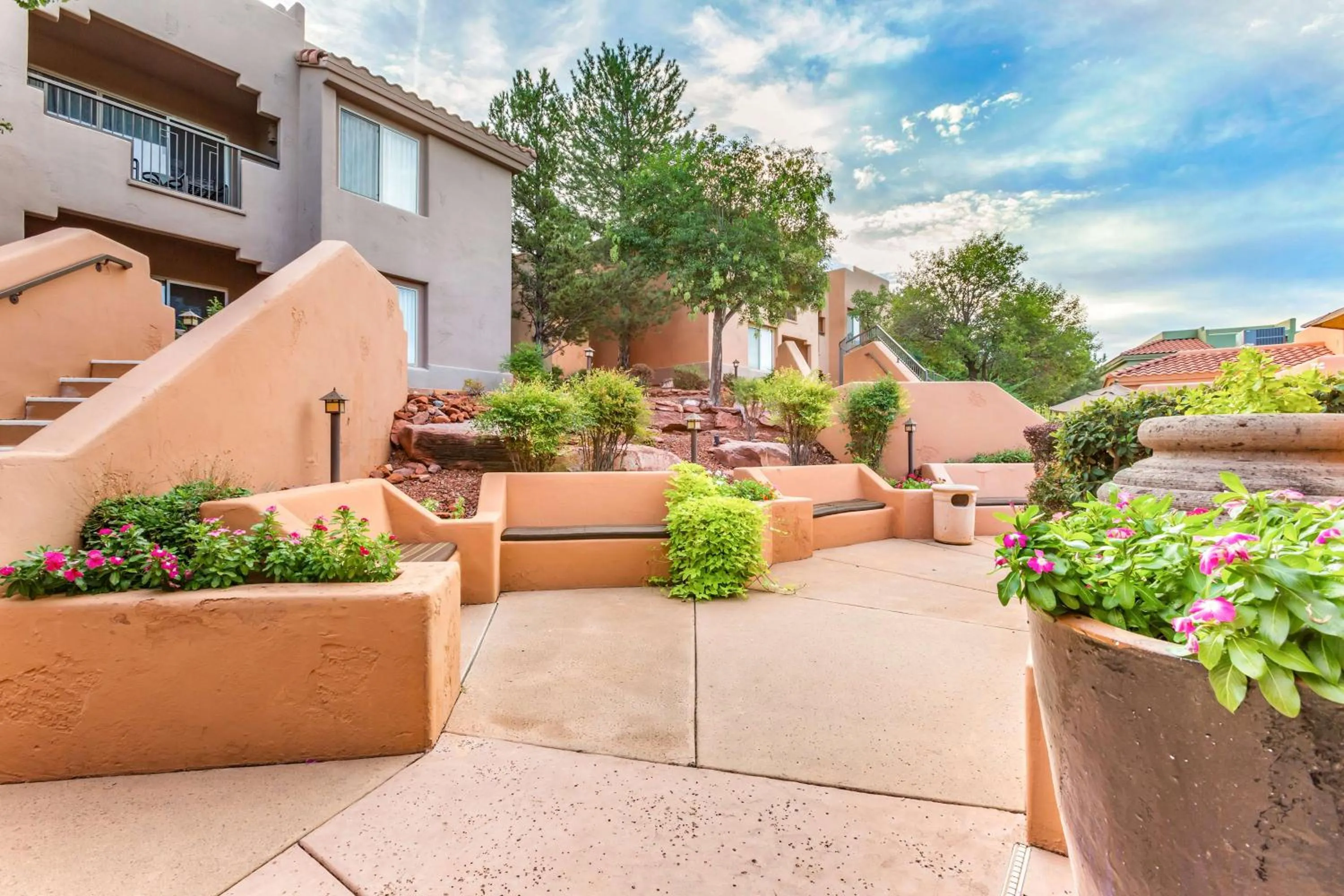 Property building in Hilton Vacation Club Sedona Summit