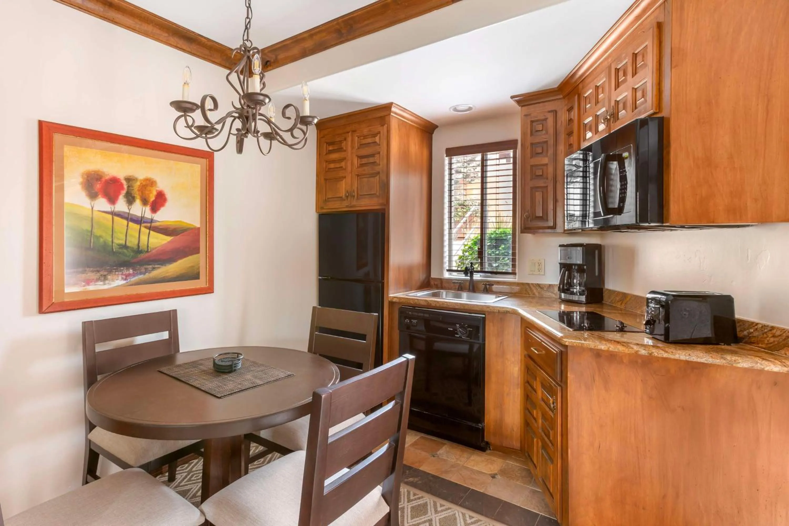 Kitchen or kitchenette in Hilton Vacation Club Sedona Summit