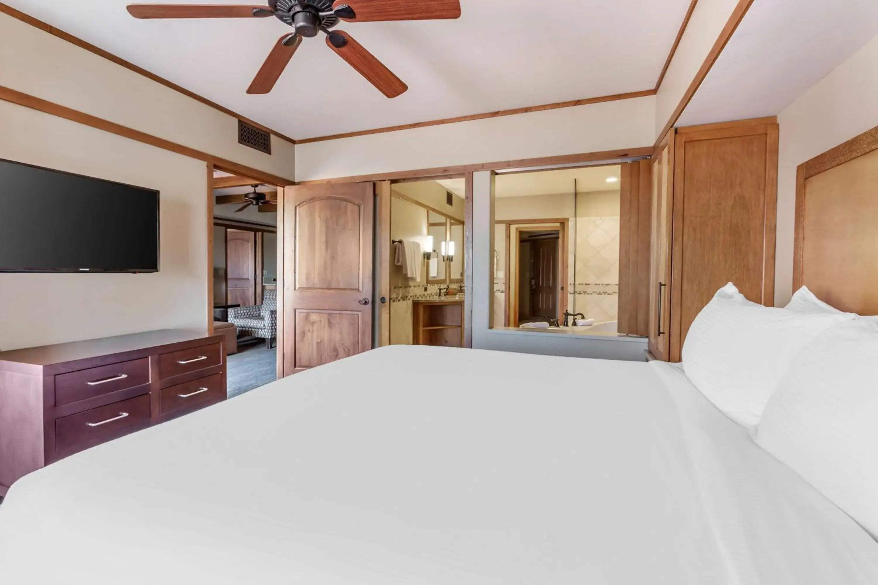 2 BEDROOM 2 KINGS SUNSET SUITE in Hilton Vacation Club Sedona Summit 2 BEDROOM 2 KINGS SUNSET SUITE in Hilton Vacation Club Sedona Summit