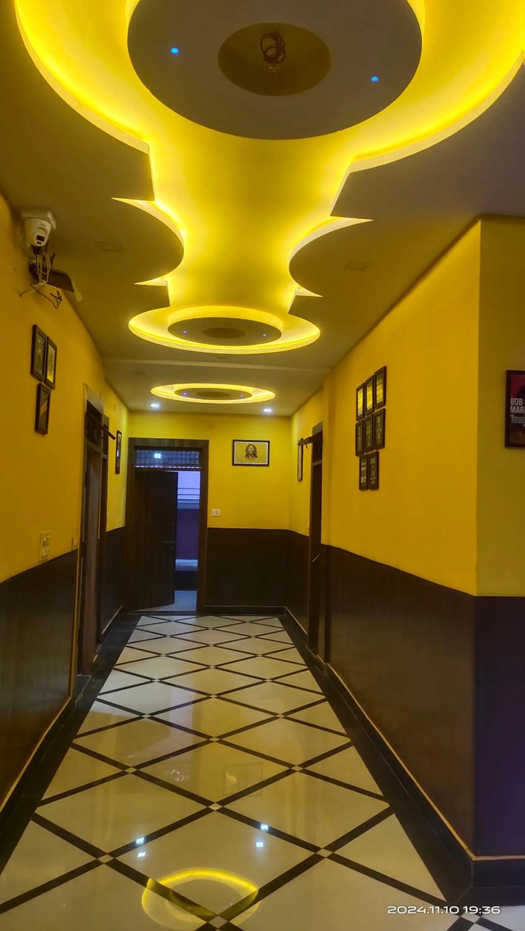 Facade/entrance in Big Brother hostel Hotel