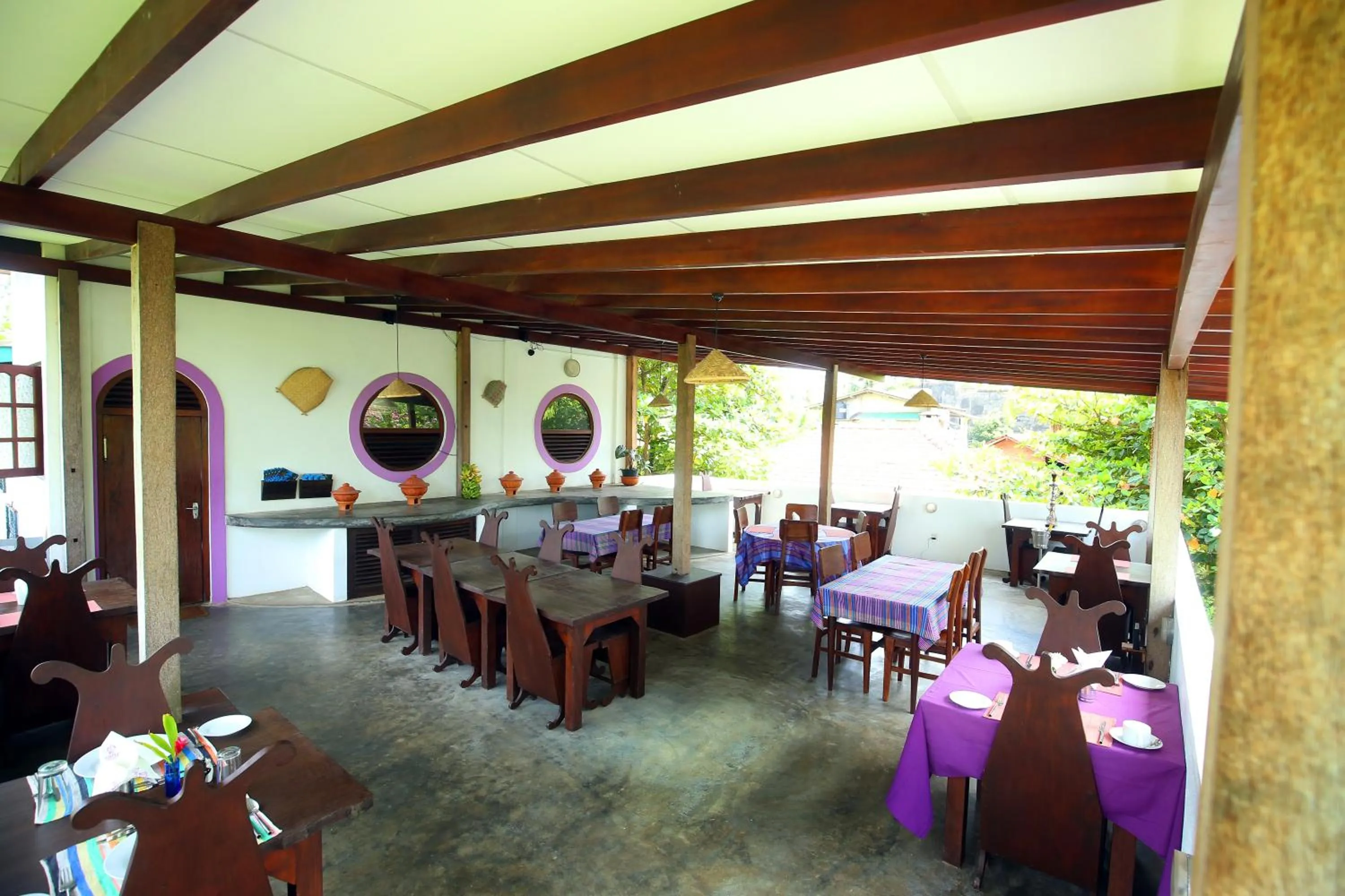 Restaurant/places to eat in Turtle Eco Beach