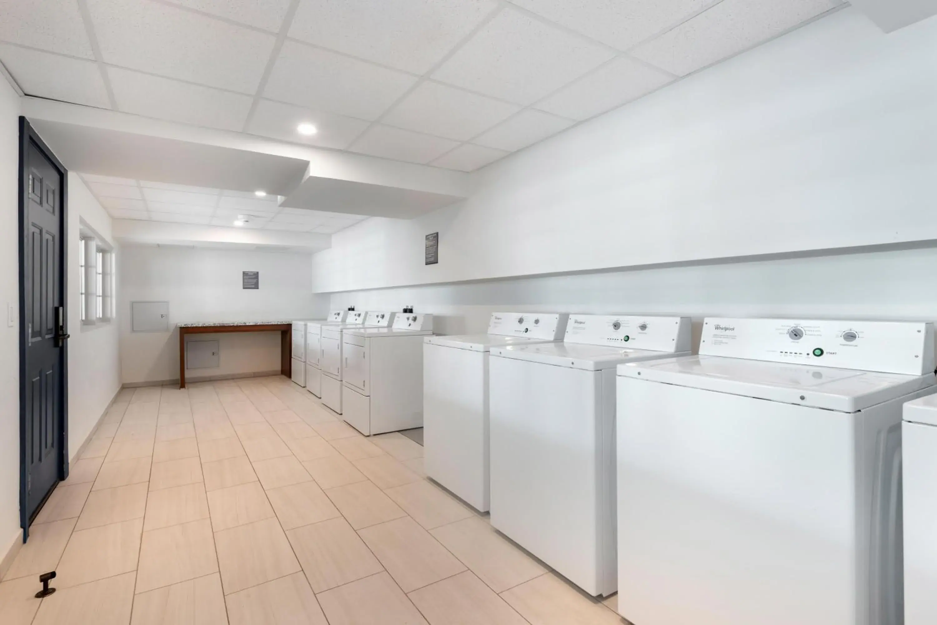 Property building in Hilton Vacation Club Flamingo Beach Sint Maarten Property building in Hilton Vacation Club Flamingo Beach Sint Maarten