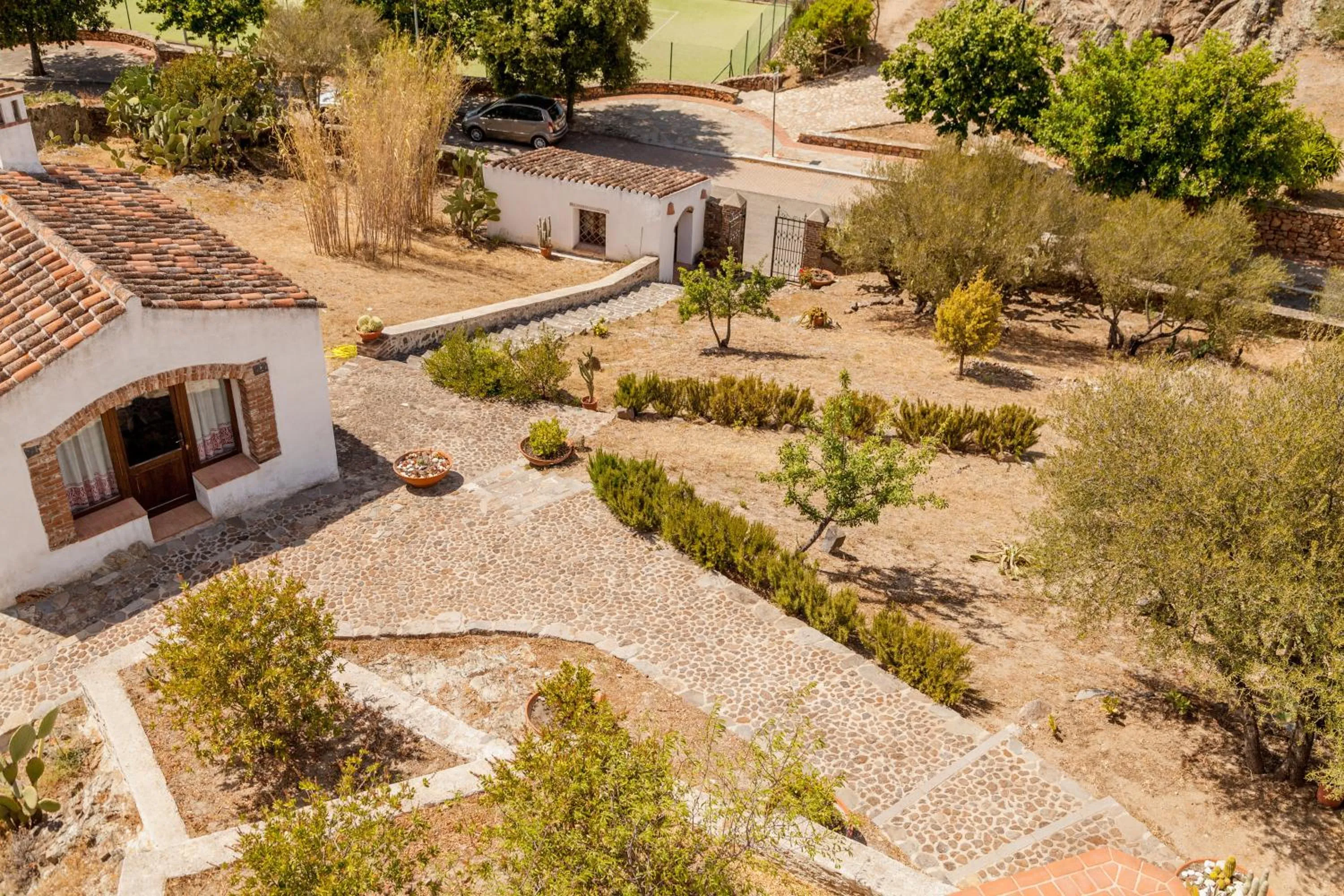 Garden view in Castello Malicas