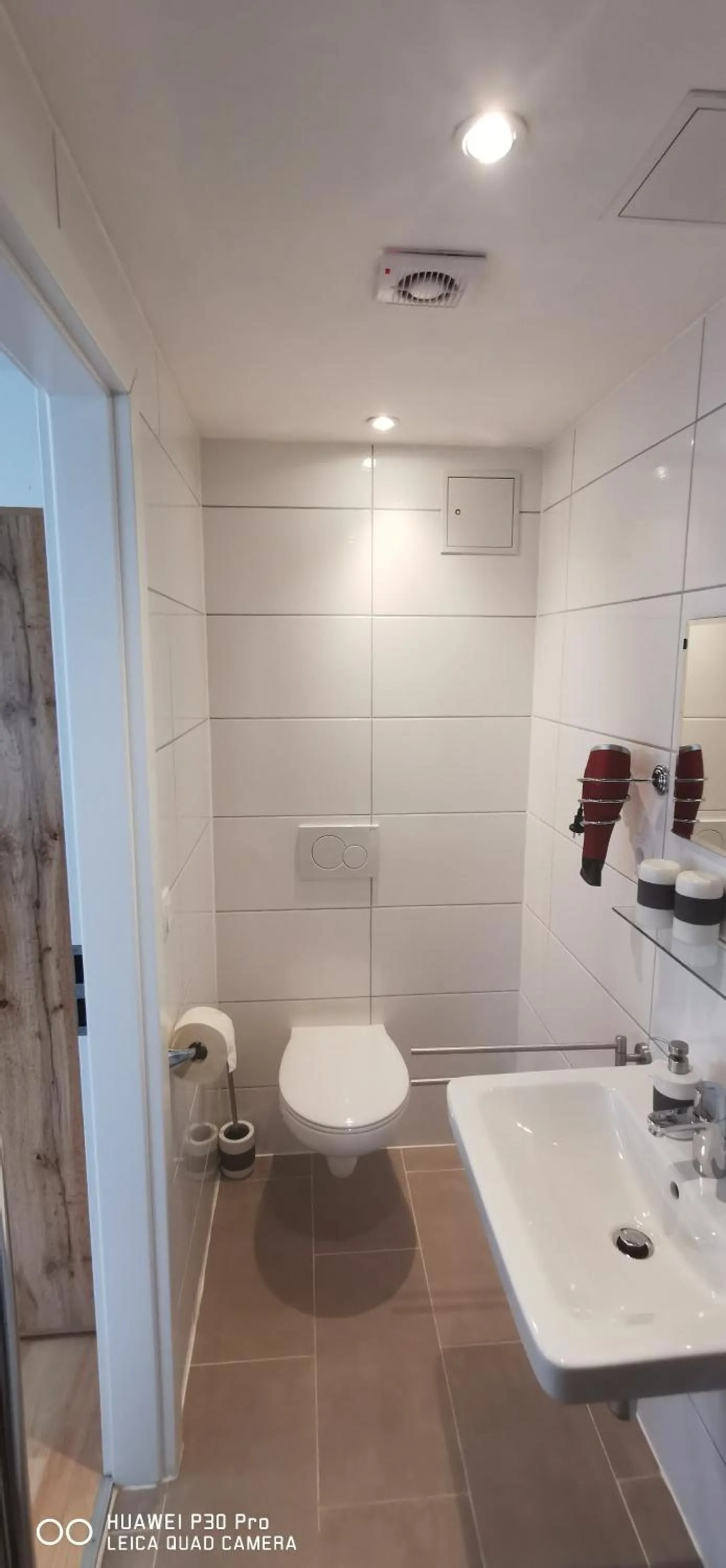 Bathroom in Pension Alpina