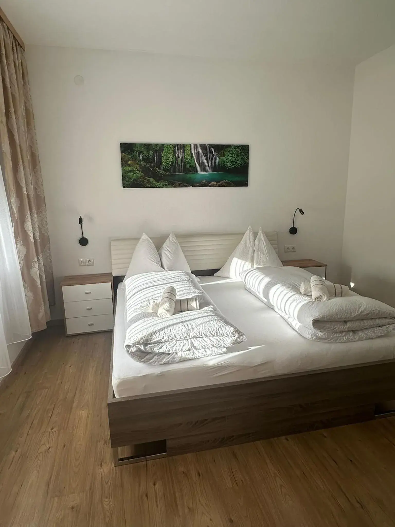 Double Room with Mountain View in Pension Alpina Double Room with Mountain View in Pension Alpina