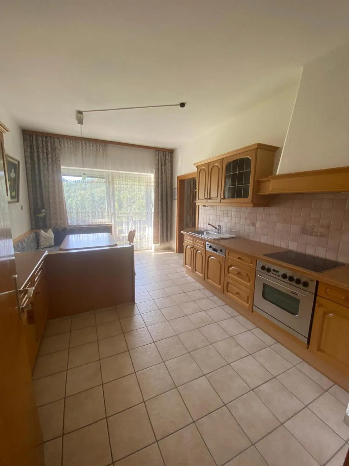 Kitchen or kitchenette in Pension Alpina