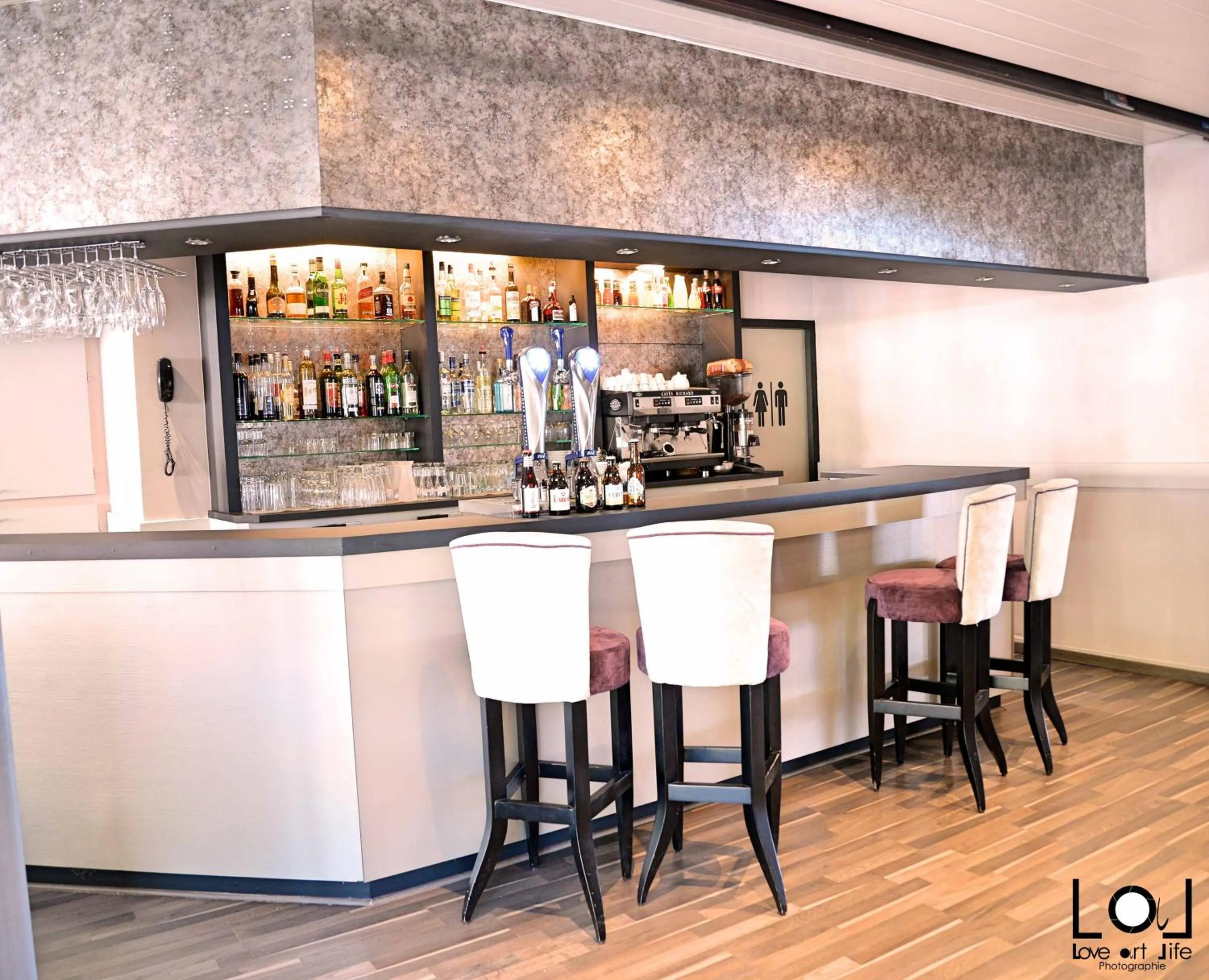 Restaurant/places to eat in Hôtel Beauregard, The Originals Relais