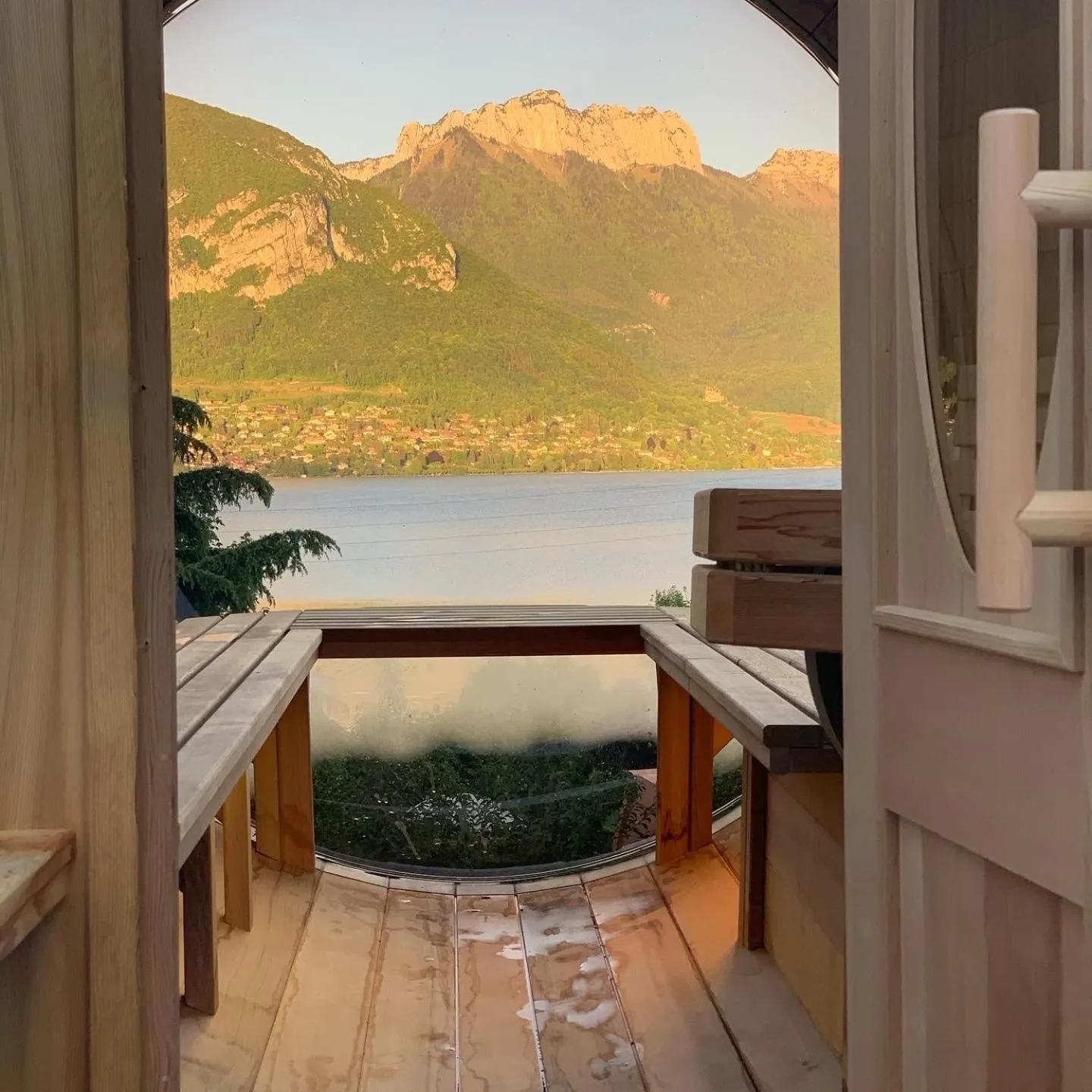 Sauna in Hôtel Beauregard, The Originals Relais