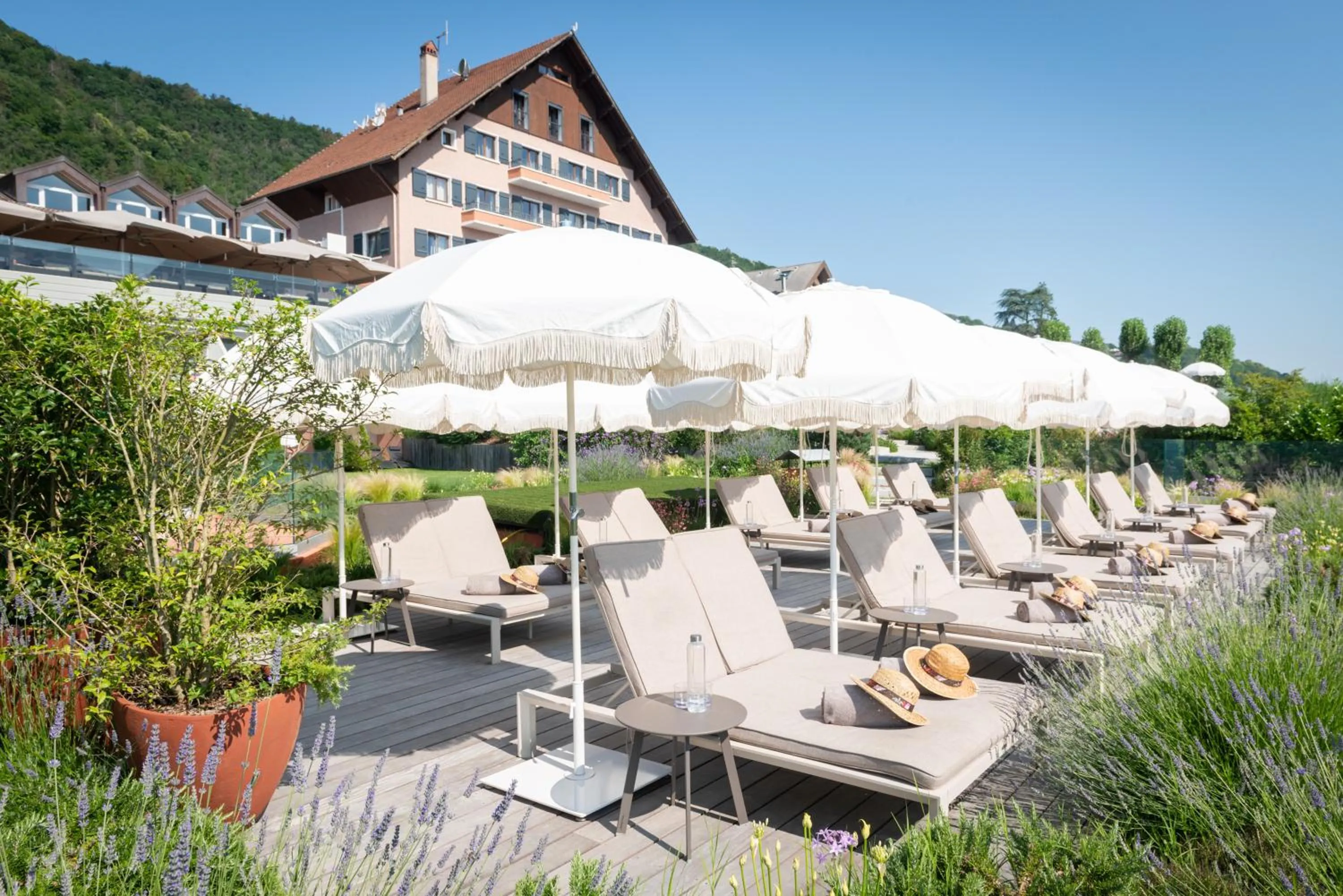 Balcony/Terrace in Hôtel Beauregard, The Originals Relais