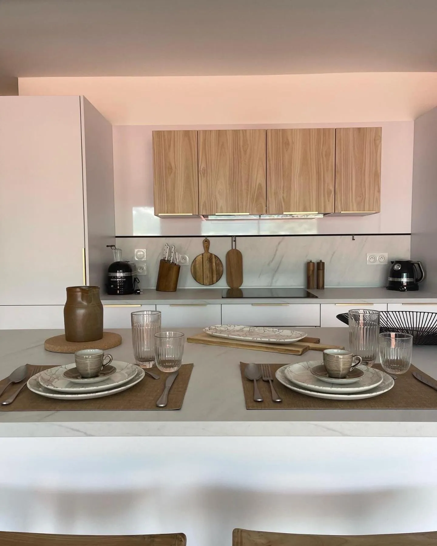 Coffee/tea facilities in Hôtel Beauregard, The Originals Relais