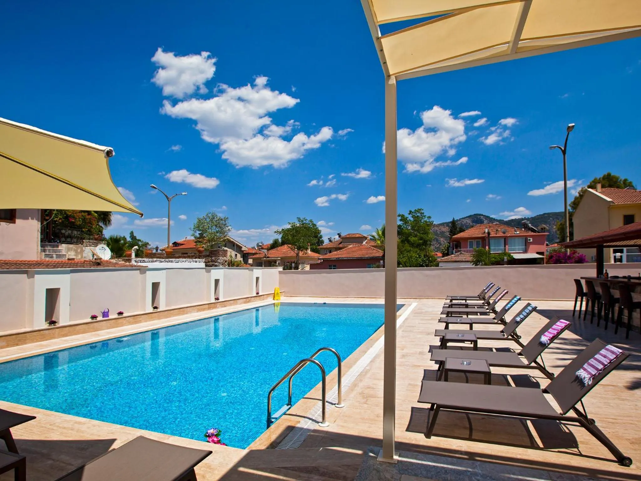 Swimming pool in Montana Hotel