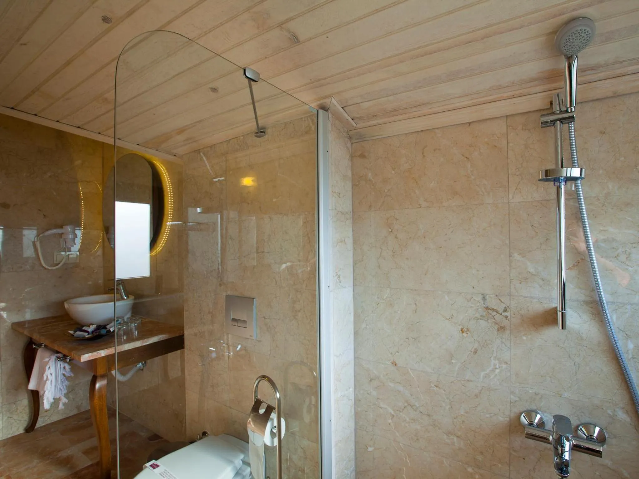 Shower in Montana Hotel