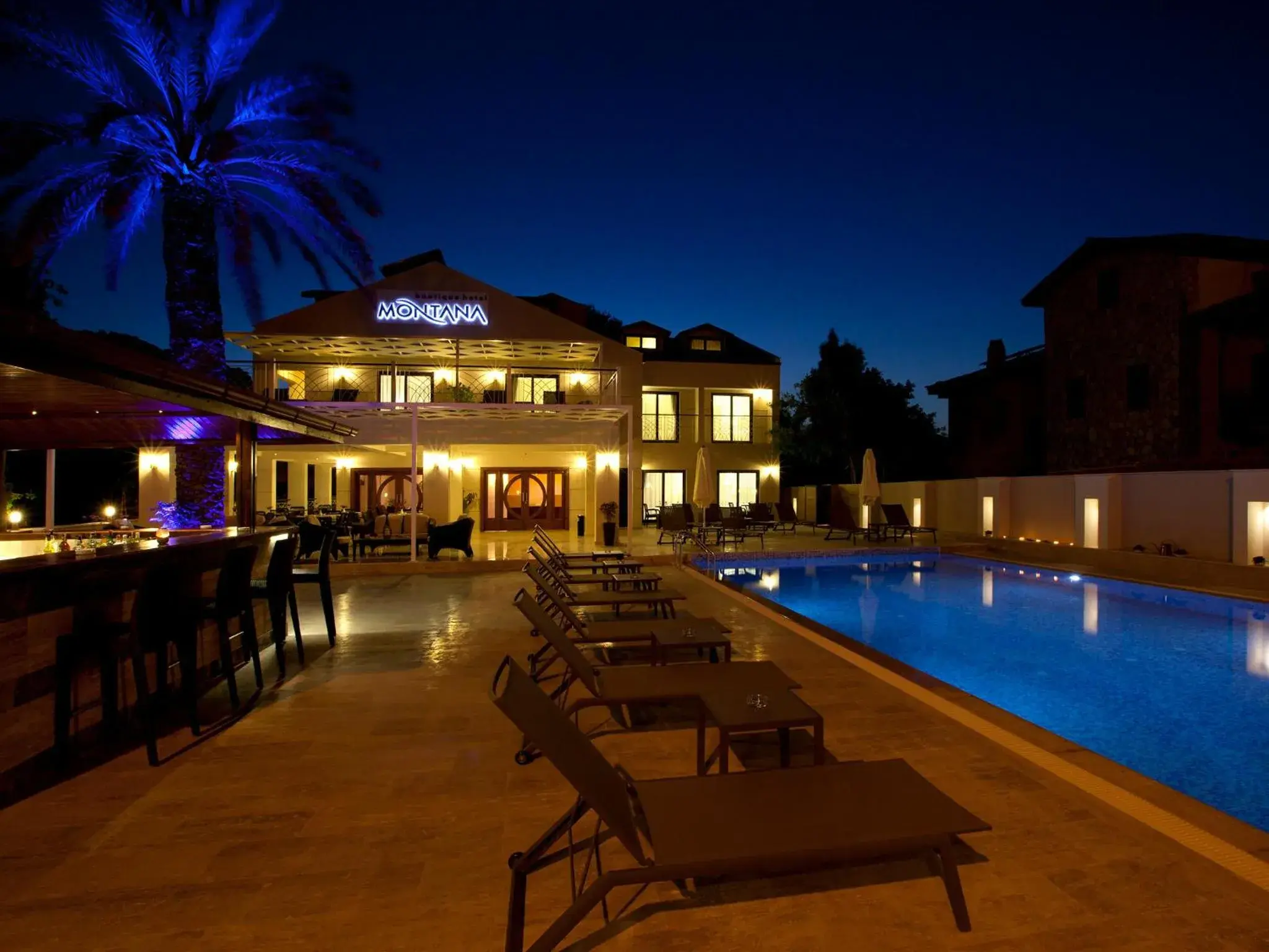 Facade/entrance in Montana Hotel Facade/entrance in Montana Hotel