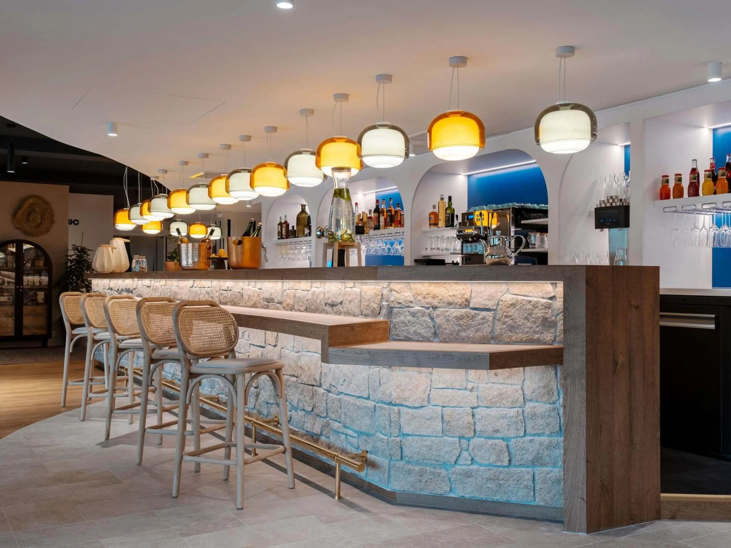 Lounge or bar in Mercure Quiberon Hotel