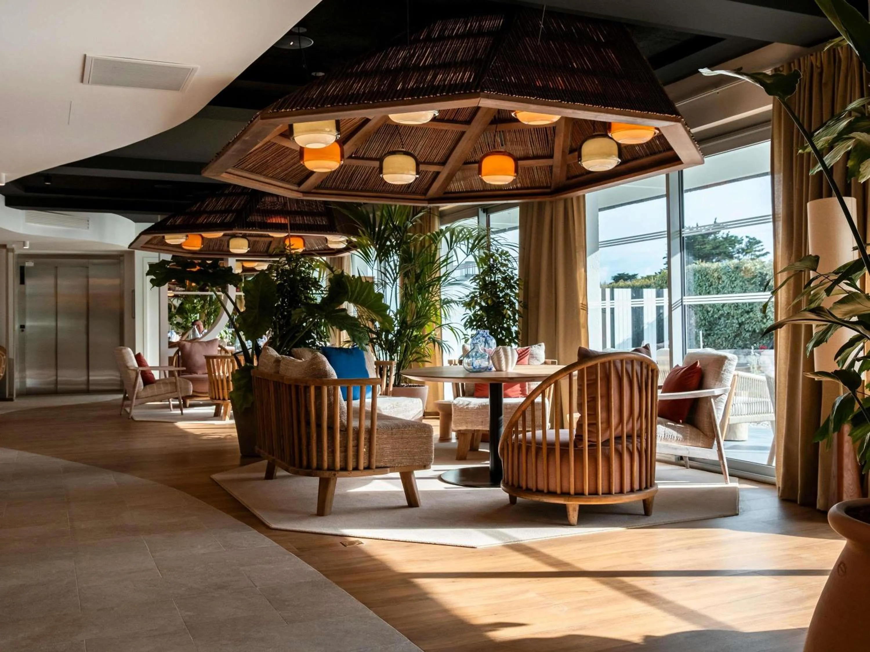 Lounge or bar in Mercure Quiberon Hotel