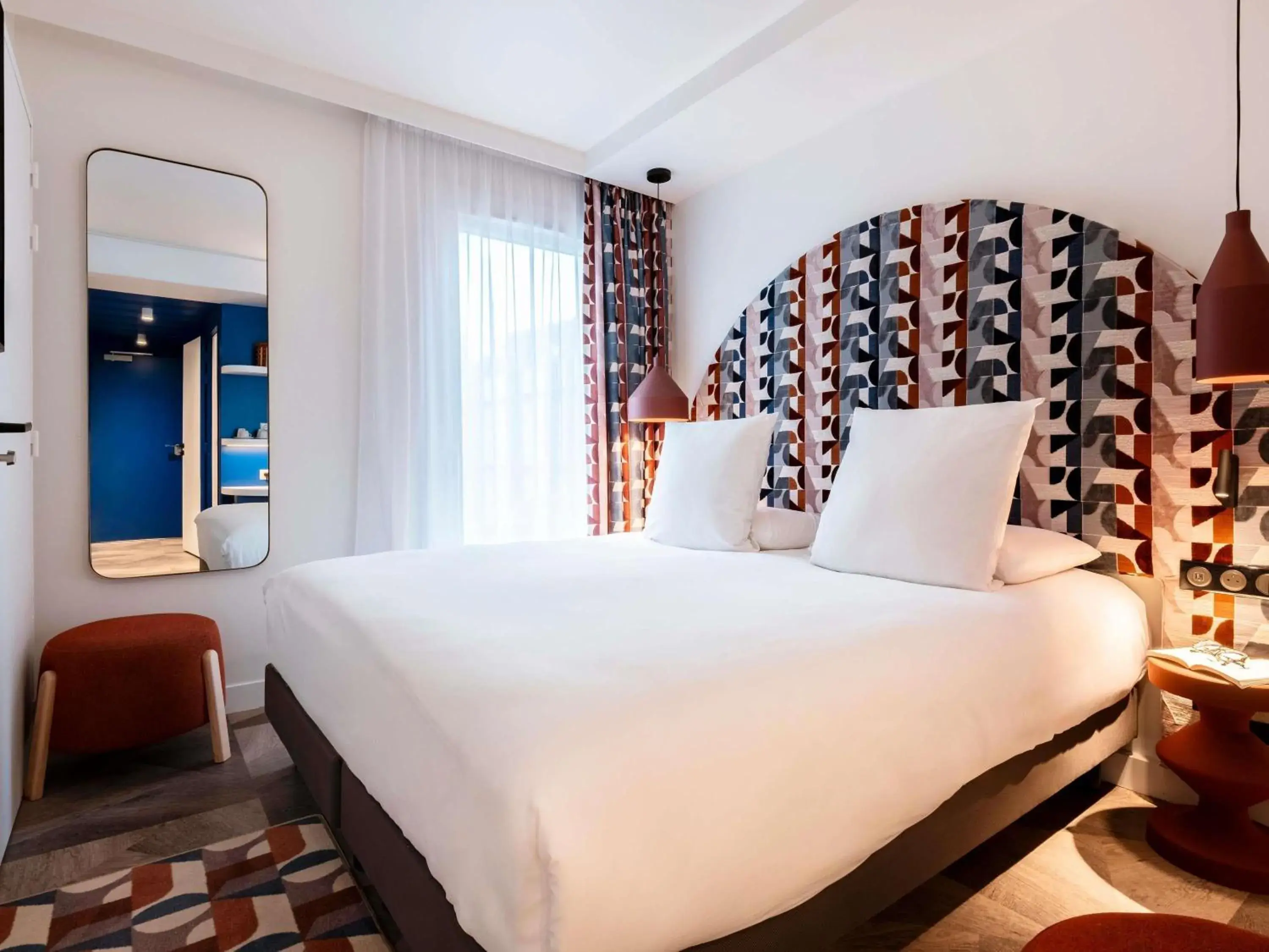 Bedroom, Bed in Mercure Quiberon Hotel Bedroom, Bed in Mercure Quiberon Hotel