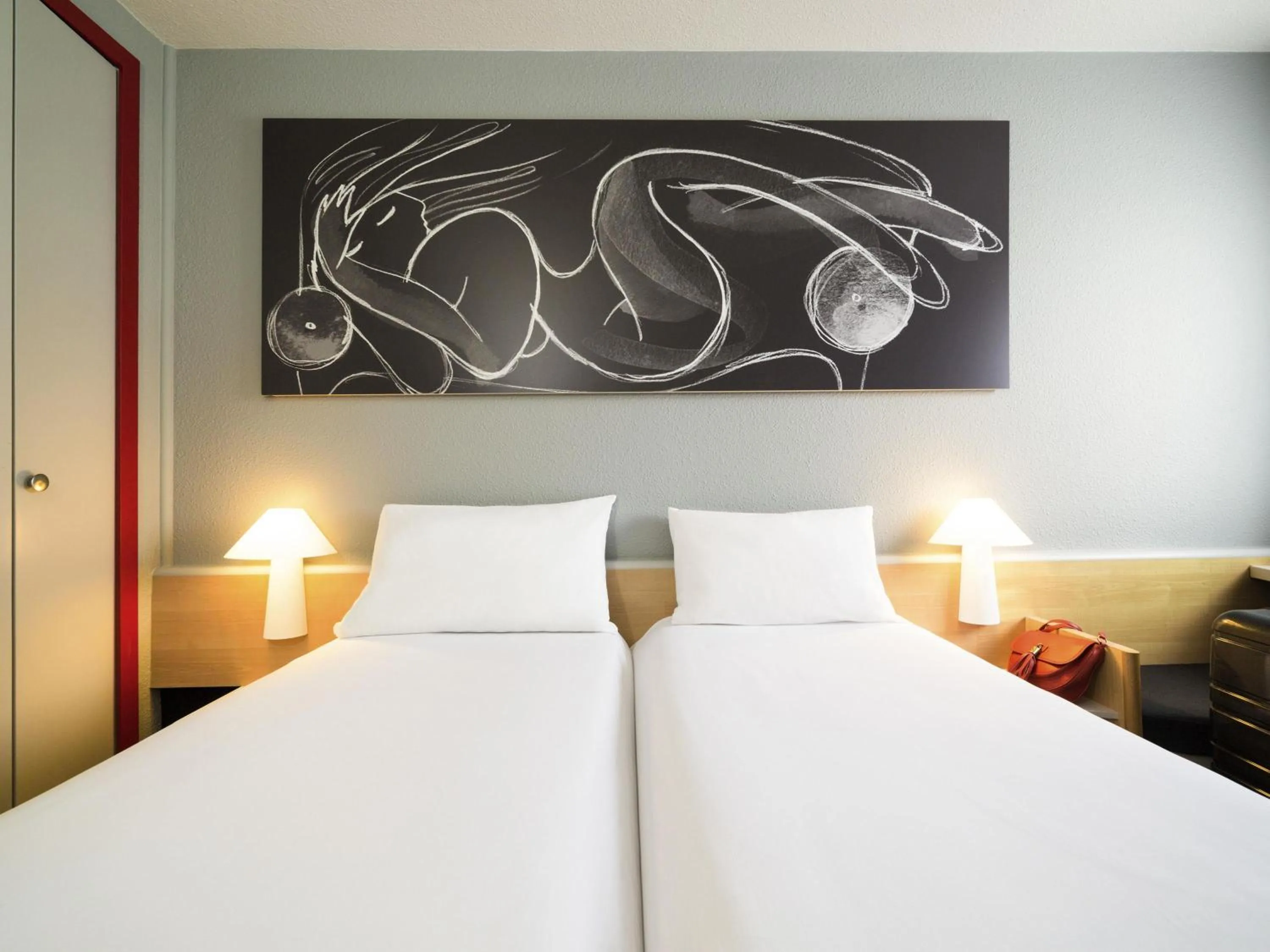 Bedroom, Bed in Mercure Quiberon Hotel