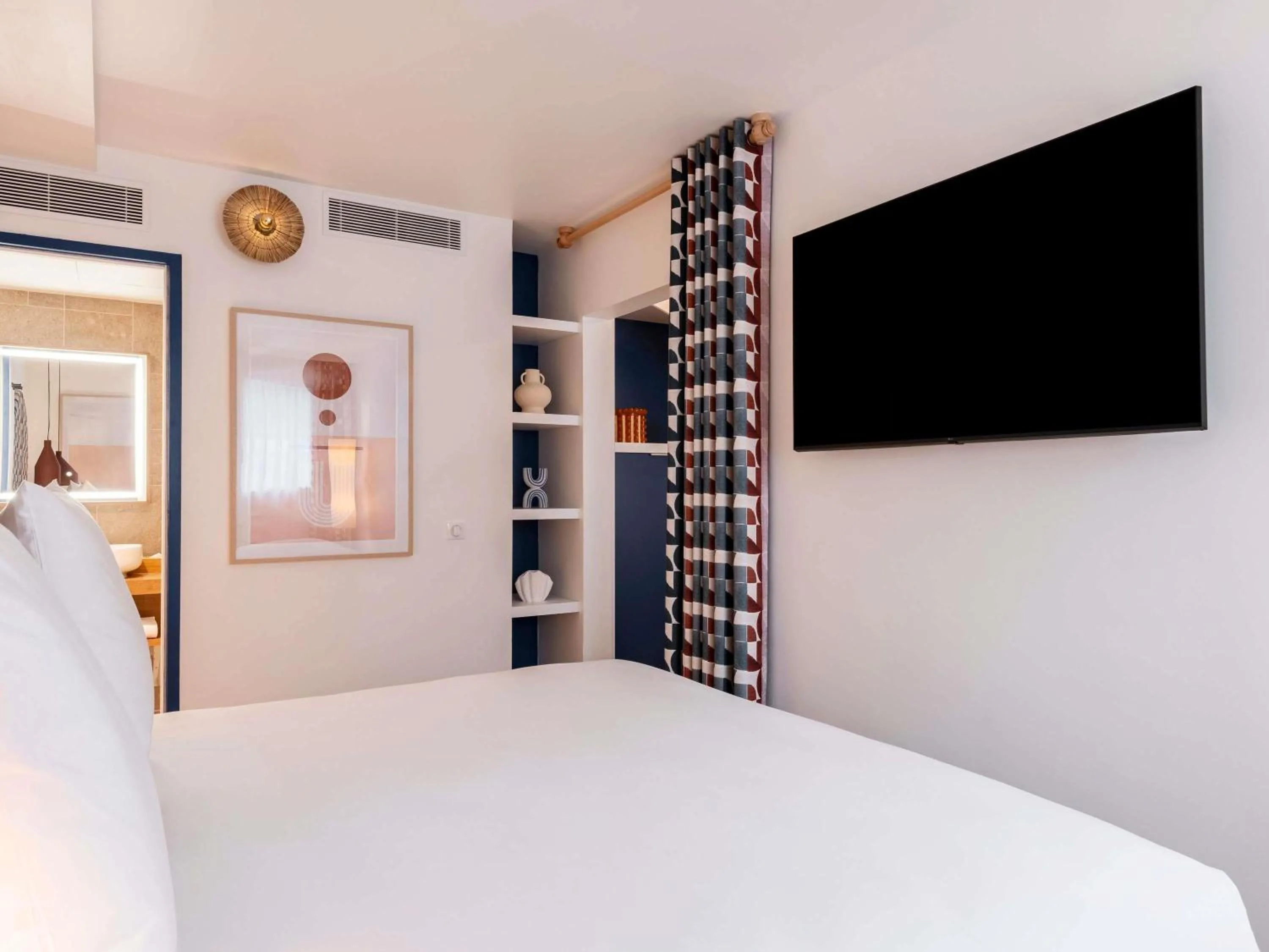 Bedroom, Bed in Mercure Quiberon Hotel