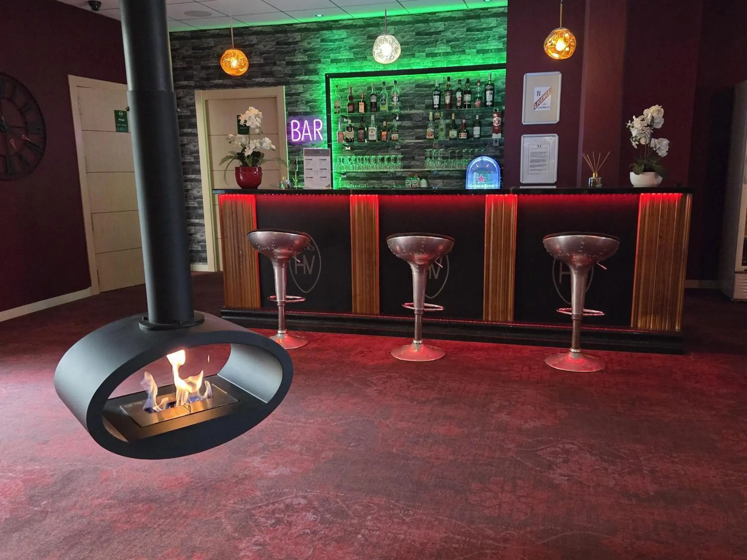 Lobby or reception in Best Western Hotel & SPA Pau Lescar Aeroport Lobby or reception in Best Western Hotel & SPA Pau Lescar Aeroport