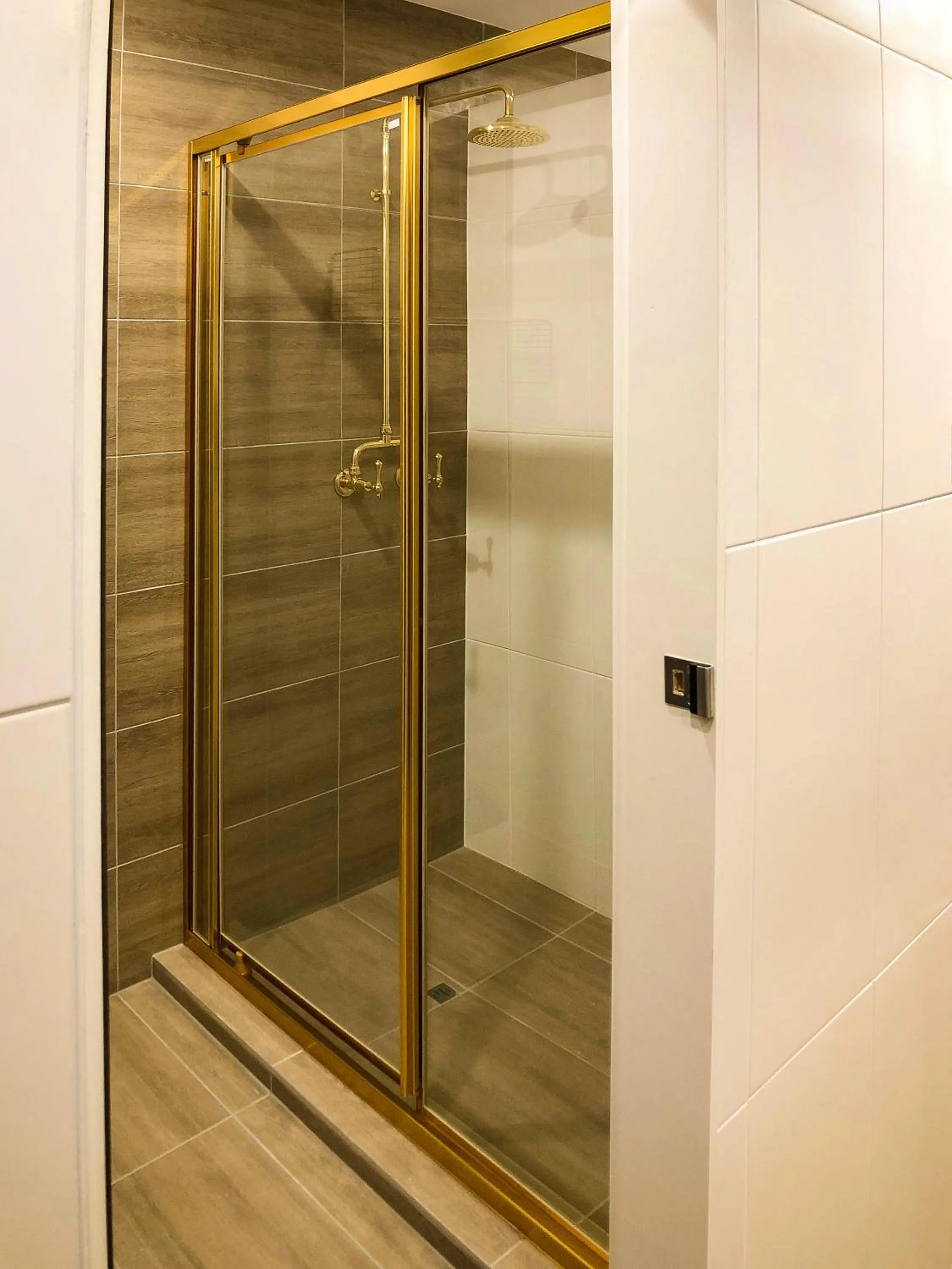 Shower in Brisbane Quarters
