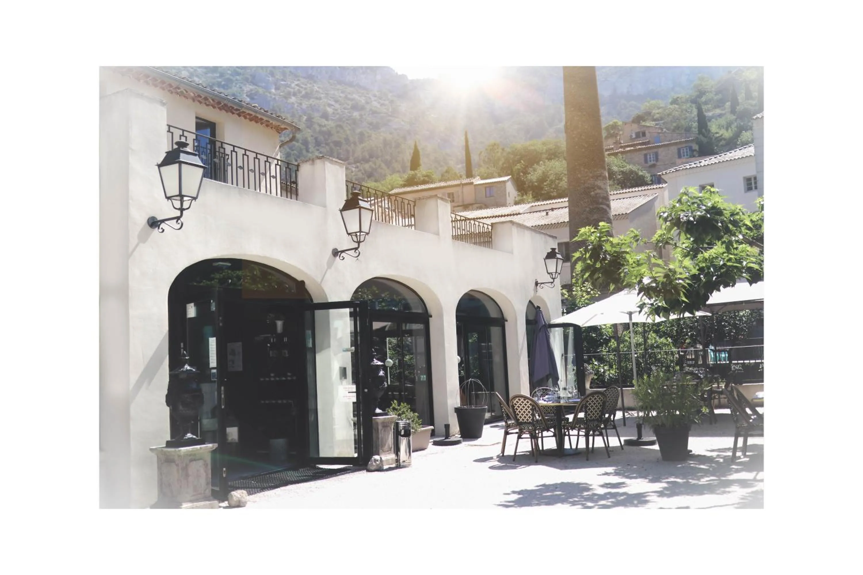 Property building in Logis Hôtel Restaurant du Parc