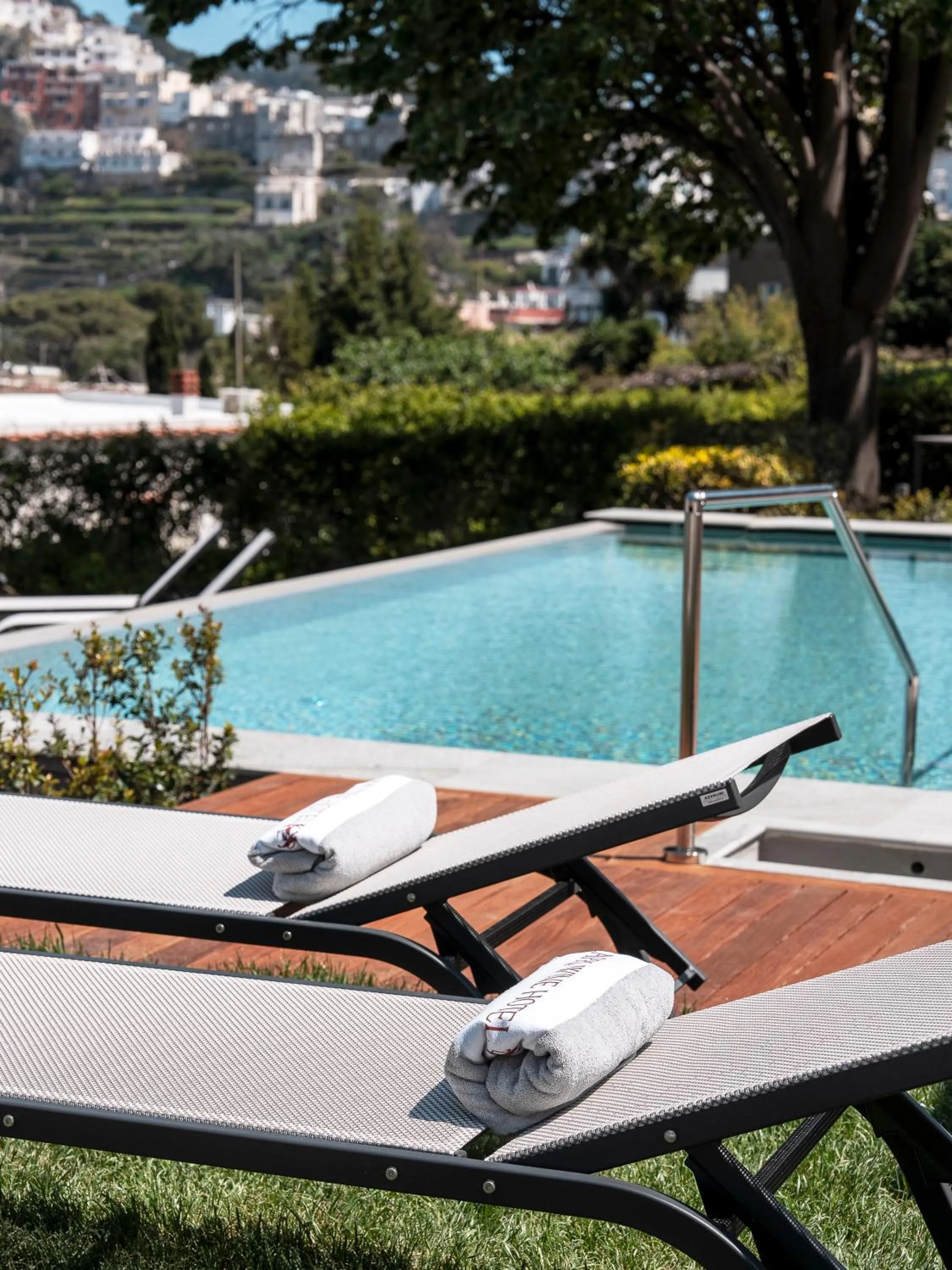 Swimming pool in Capri Wine Hotel